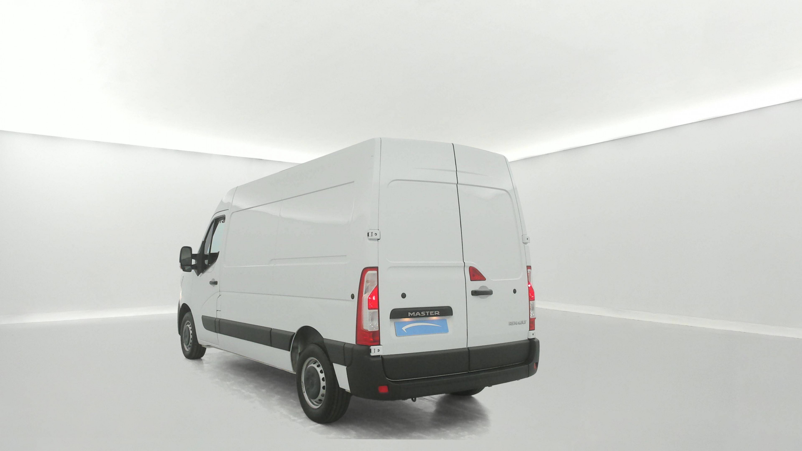 Vente en ligne Renault Master Fourgon MASTER FGN TRAC F3500 L2H2 BLUE DCI 135 au prix de 25 490 €