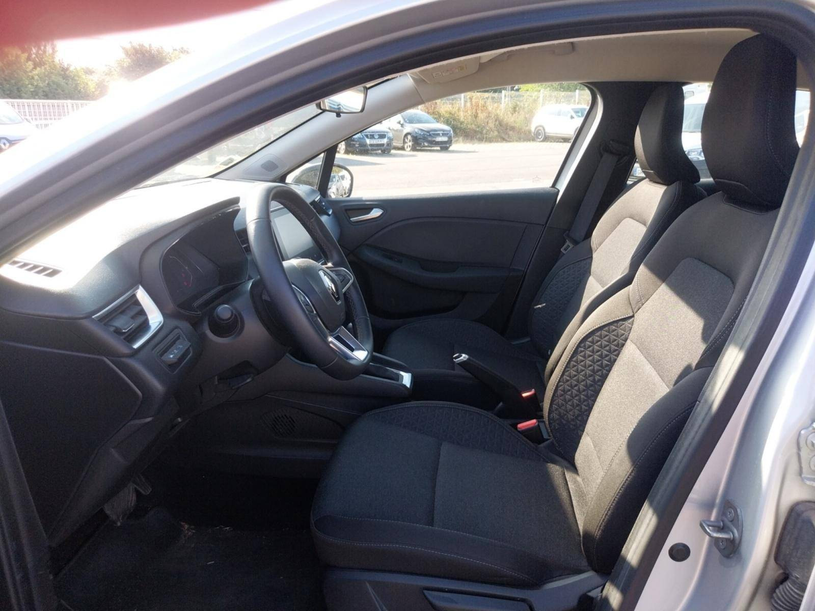 Vente en ligne Renault Clio 5 Clio E-Tech full hybrid 145 au prix de 16 590 €