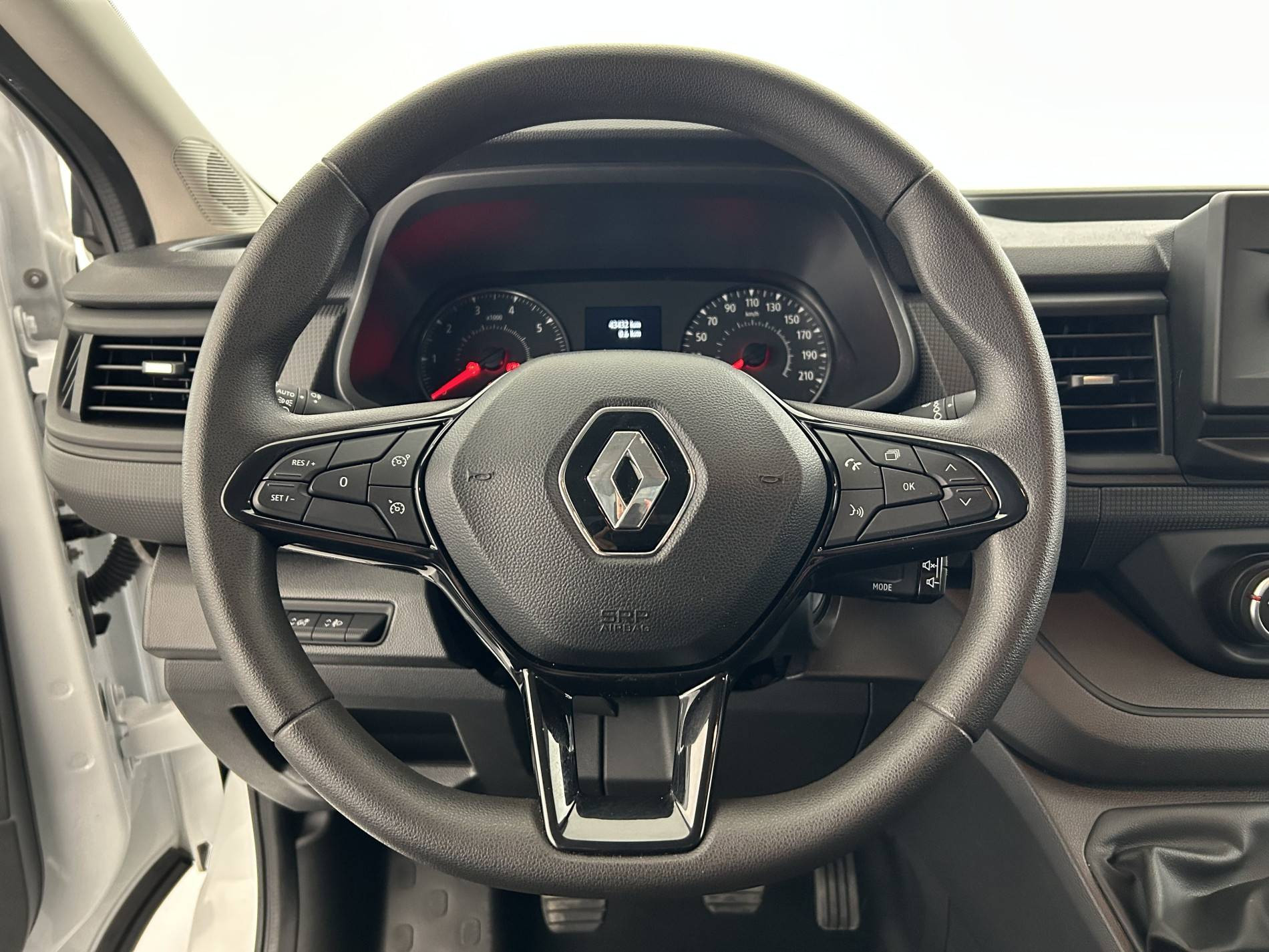 Vente en ligne Renault Trafic 3 Fourgon TRAFIC FG BLUE DCI 130 L1H1 3T GSR2 au prix de 23 999 €