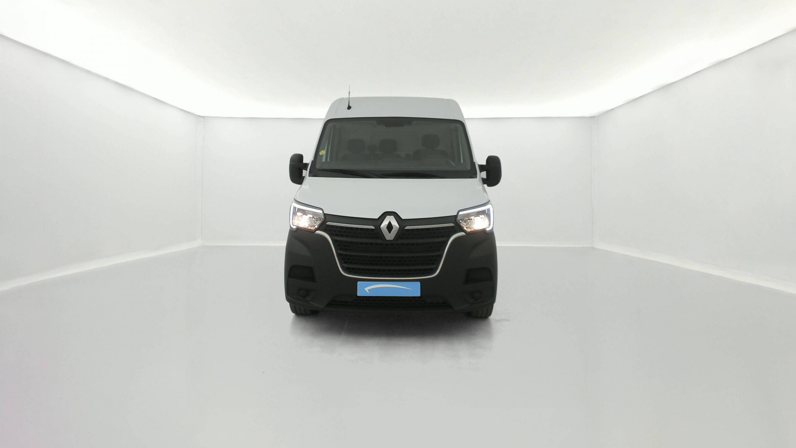 Vente en ligne Renault Master Fourgon MASTER FGN TRAC F3500 L2H2 BLUE DCI 135 au prix de 23 590 €