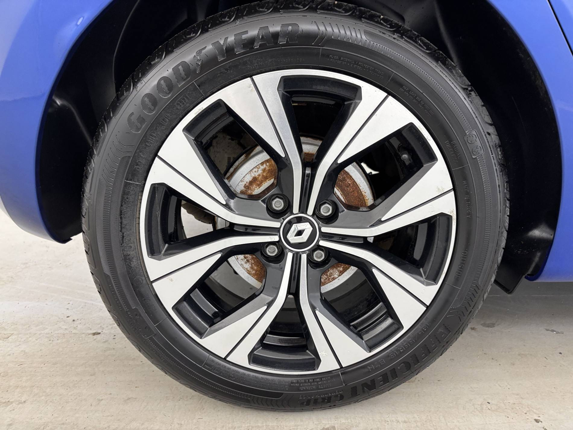 Vente en ligne Renault Clio 5 Clio E-Tech 140 - 21N au prix de 15 990 €