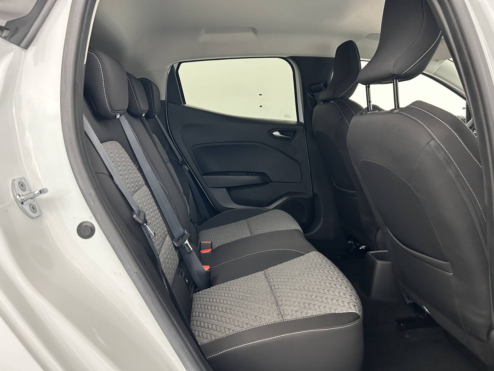 Vente en ligne Renault Clio 5 Clio TCe 90 au prix de 14 790 €