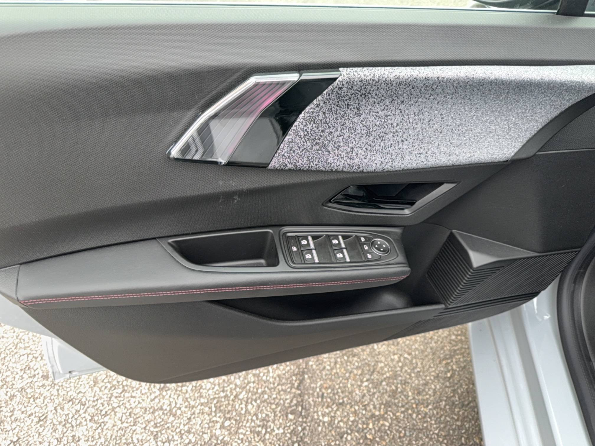 Vente en ligne Renault Clio 6 Clio E-Tech full hybrid 160 ch au prix de 25 990 €