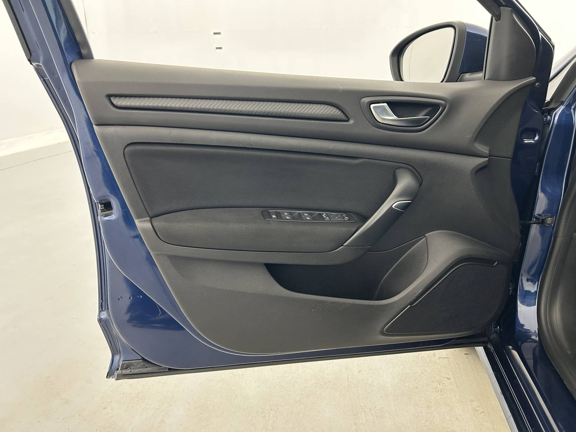 Vente en ligne Renault Megane 4 Mégane IV Berline Blue dCi 115 EDC au prix de 16 400 €