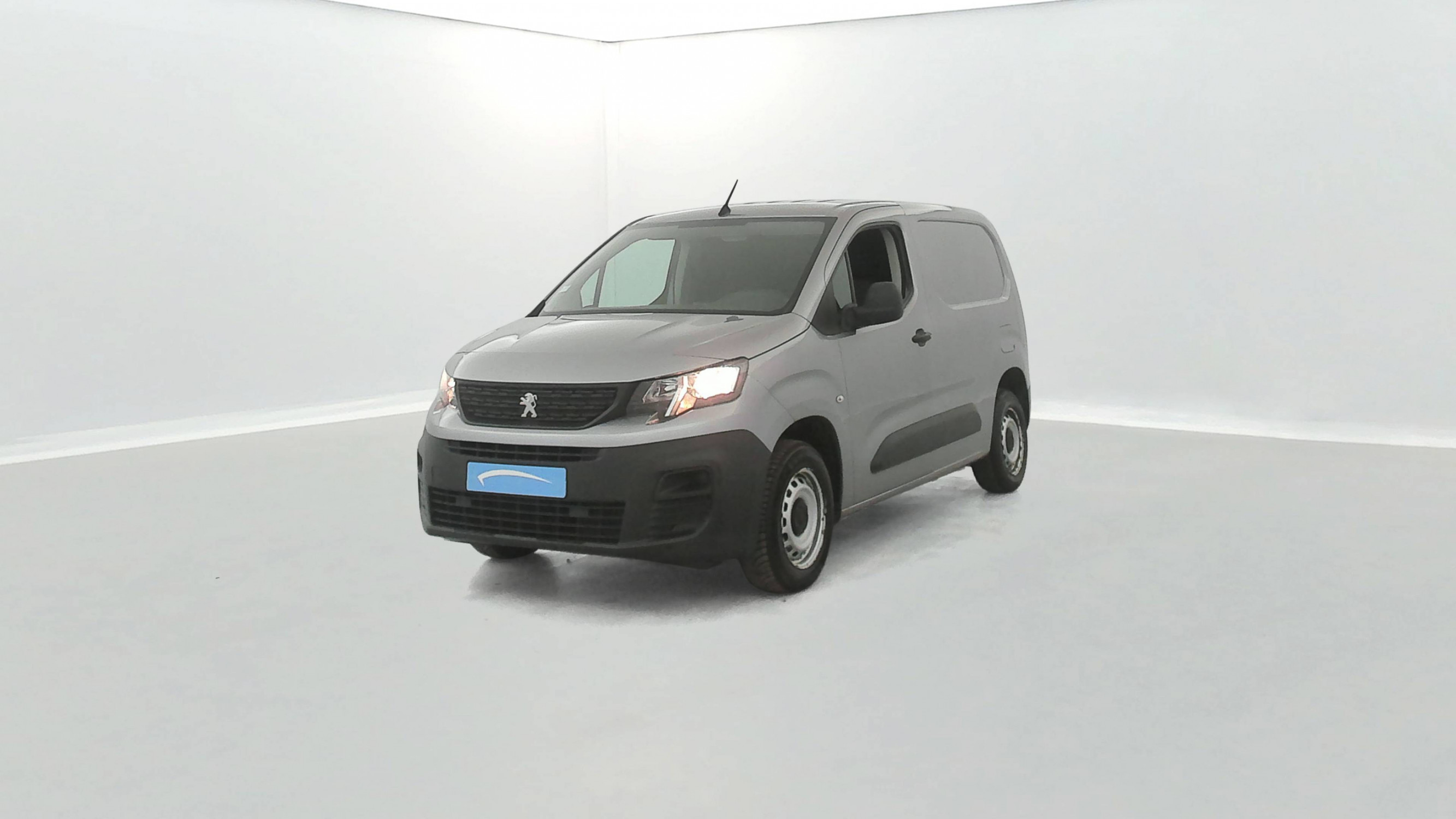 Peugeot Partner Fourgon  STANDARD 650 KG BLUEHDI 100 S&S BVM5 occasion de 2020 en vente à Carhaix