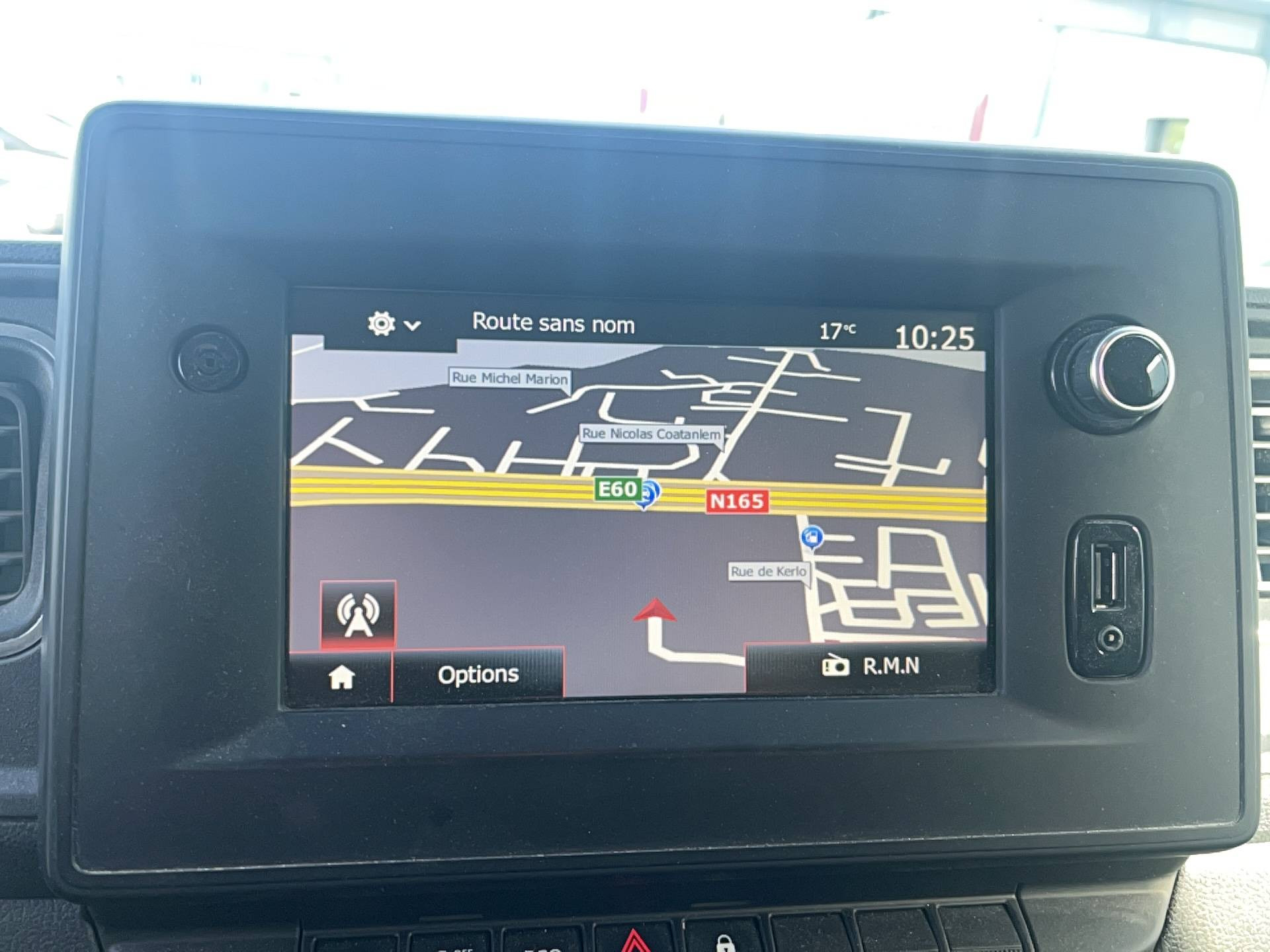 Vente en ligne Renault Master Fourgon MASTER FGN TRAC F2800 L1H1 BLUE DCI 150 au prix de 24 890 €