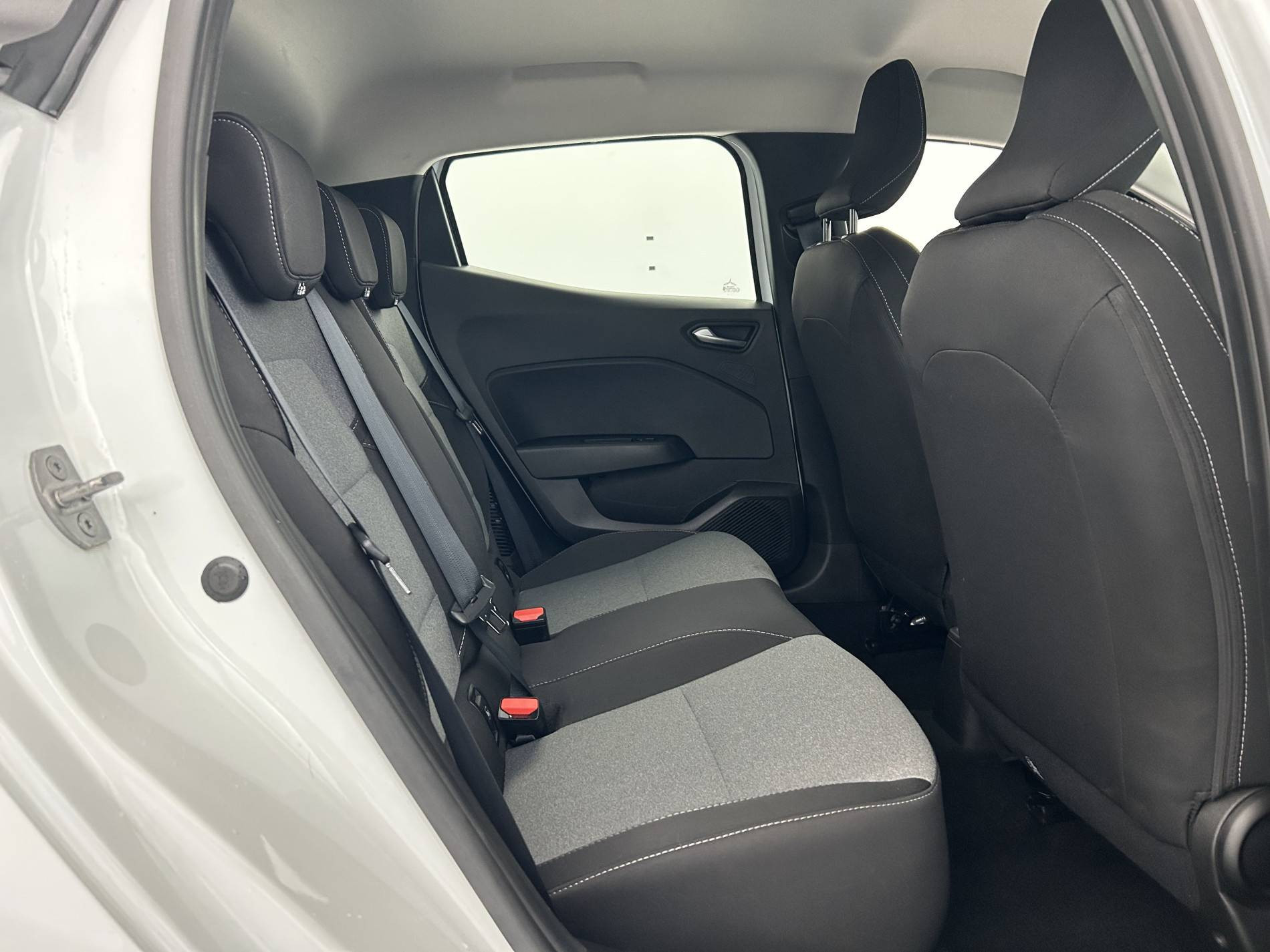 Vente en ligne Renault Clio 5 Clio E-Tech full hybrid 145 ch GSR2 au prix de 19 990 €