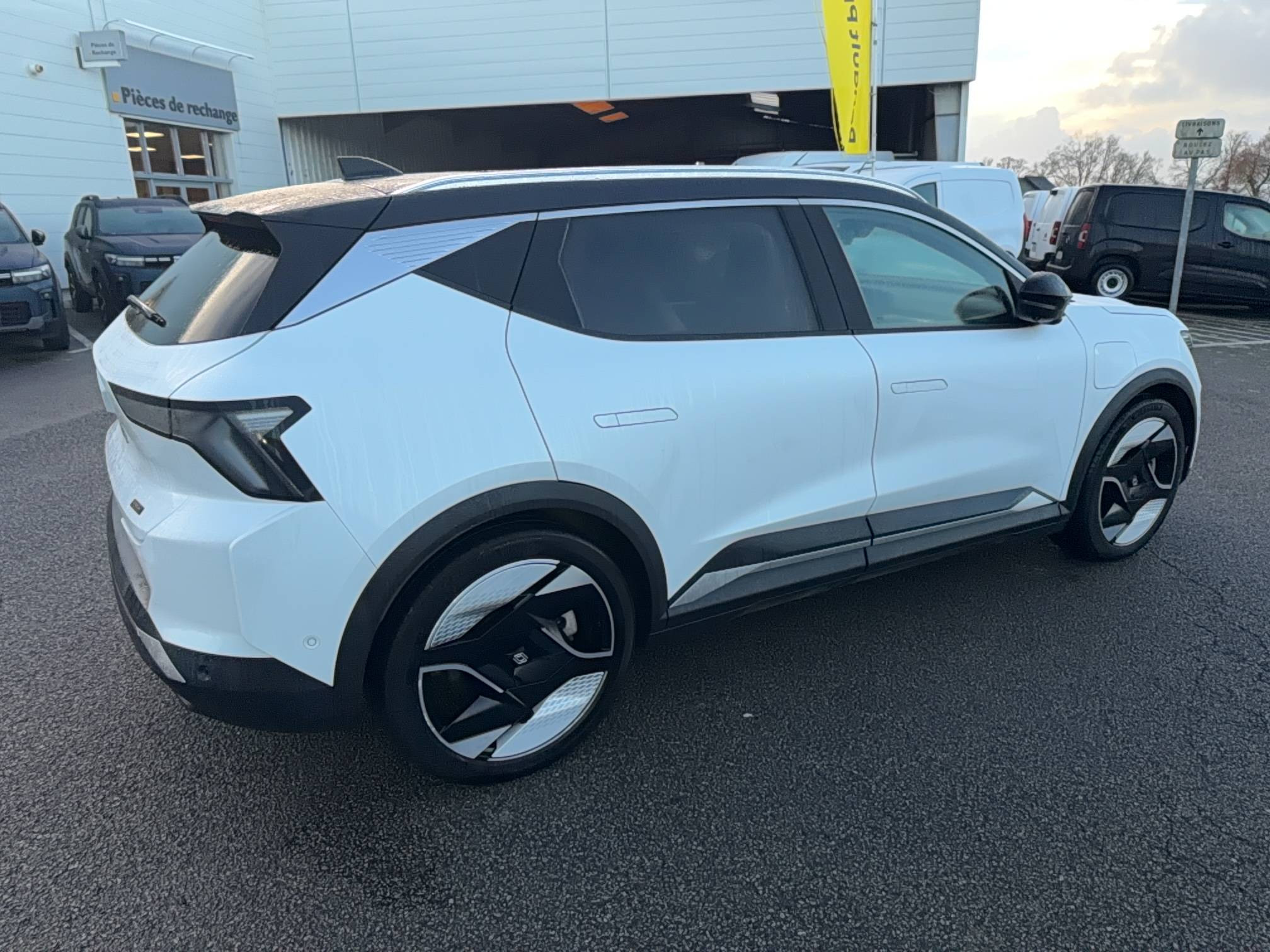 Vente en ligne Renault Scenic E-Tech  220 ch grande autonomie au prix de 35 490 €