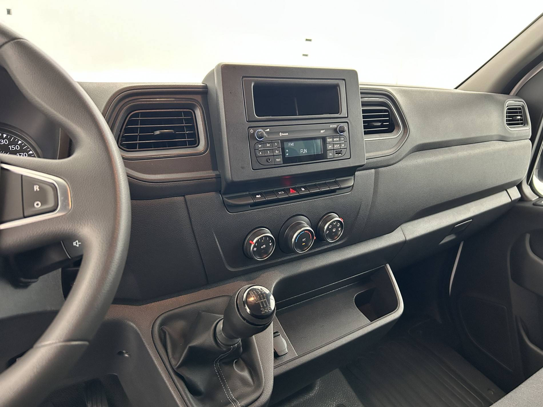 Vente en ligne Renault Master Fourgon MASTER FGN TRAC F3500 L3H3 BLUE DCI 135 au prix de 28 990 €