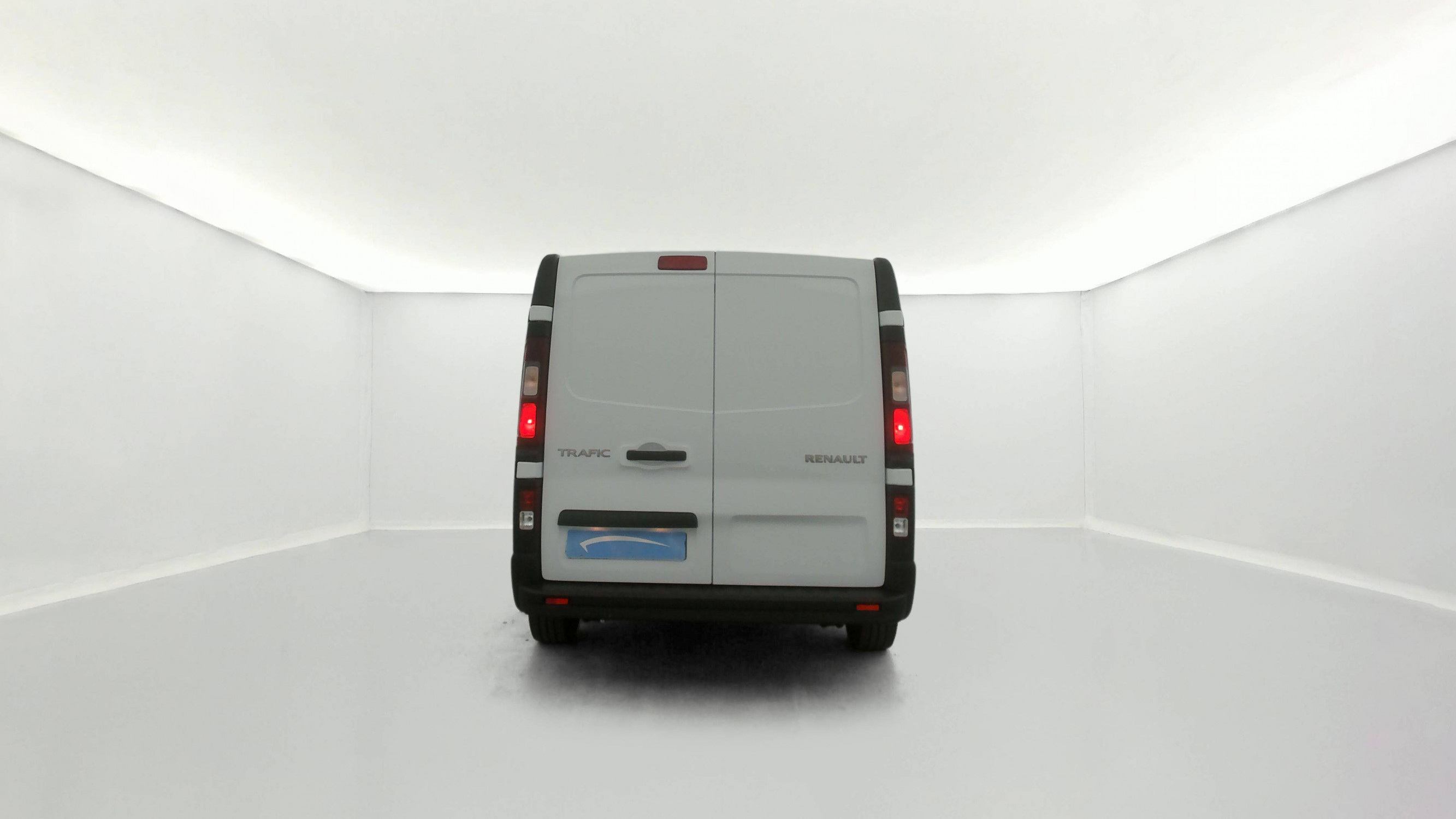 Vente en ligne Renault Trafic 3 Fourgon TRAFIC FG BLUE DCI 130 L1H1 3T GSR2 au prix de 25 390 €