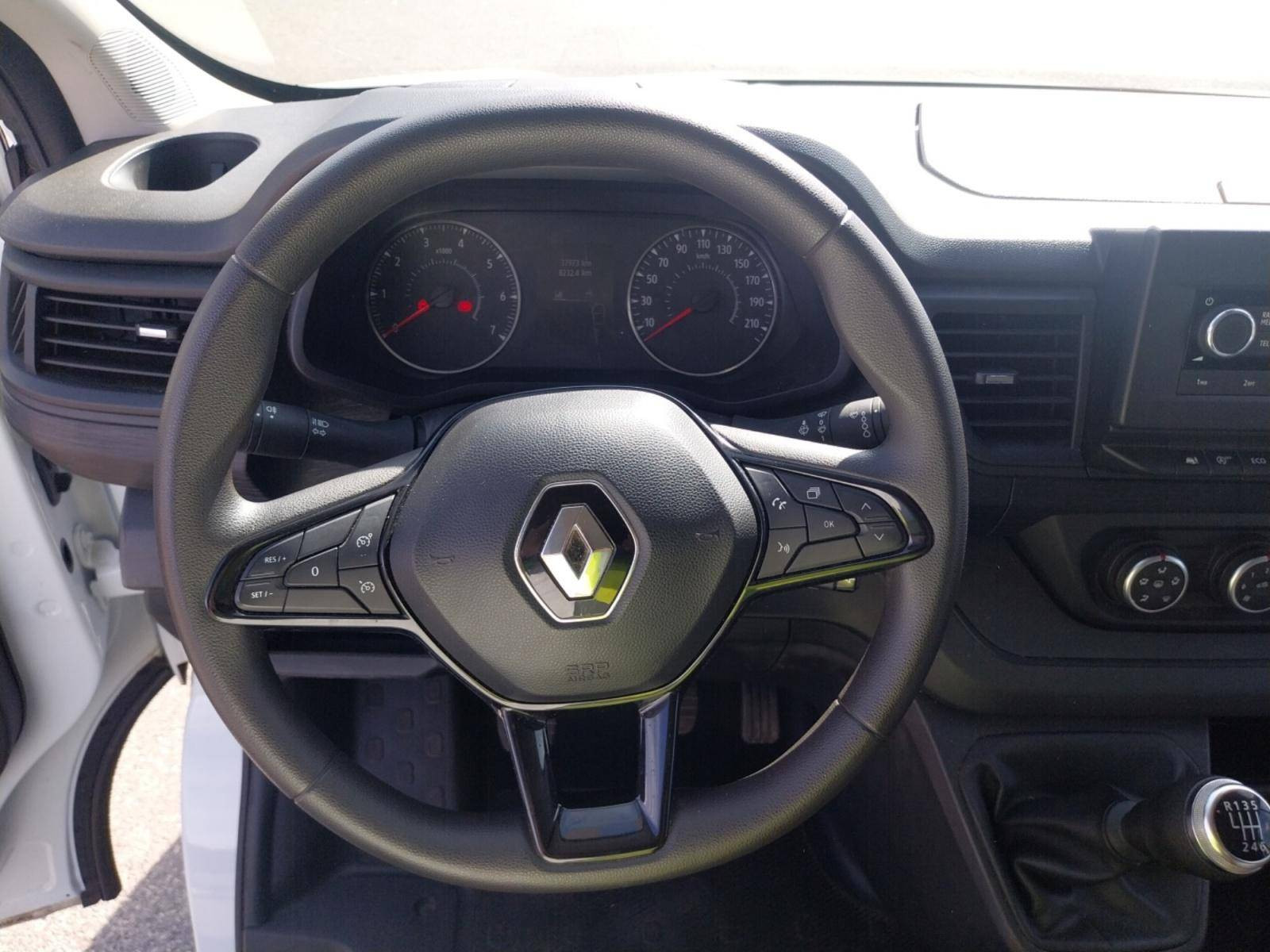 Vente en ligne Renault Trafic 3 Fourgon TRAFIC FGN L1H1 3000 KG BLUE DCI 130 au prix de 23 900 €