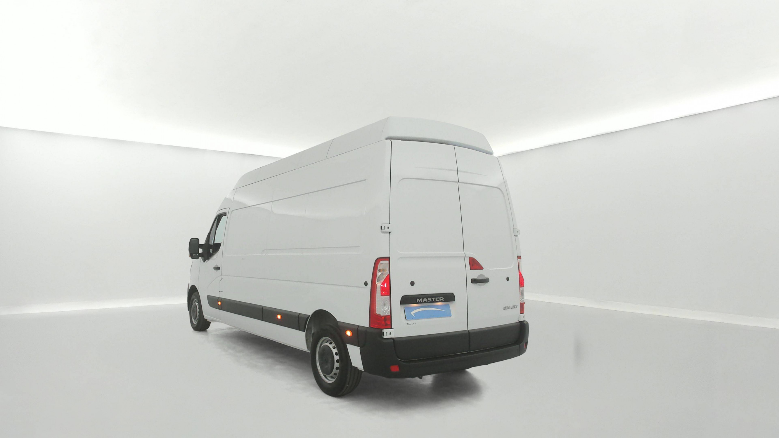 Vente en ligne Renault Master Fourgon MASTER FGN TRAC F3500 L3H3 BLUE DCI 135 au prix de 28 990 €
