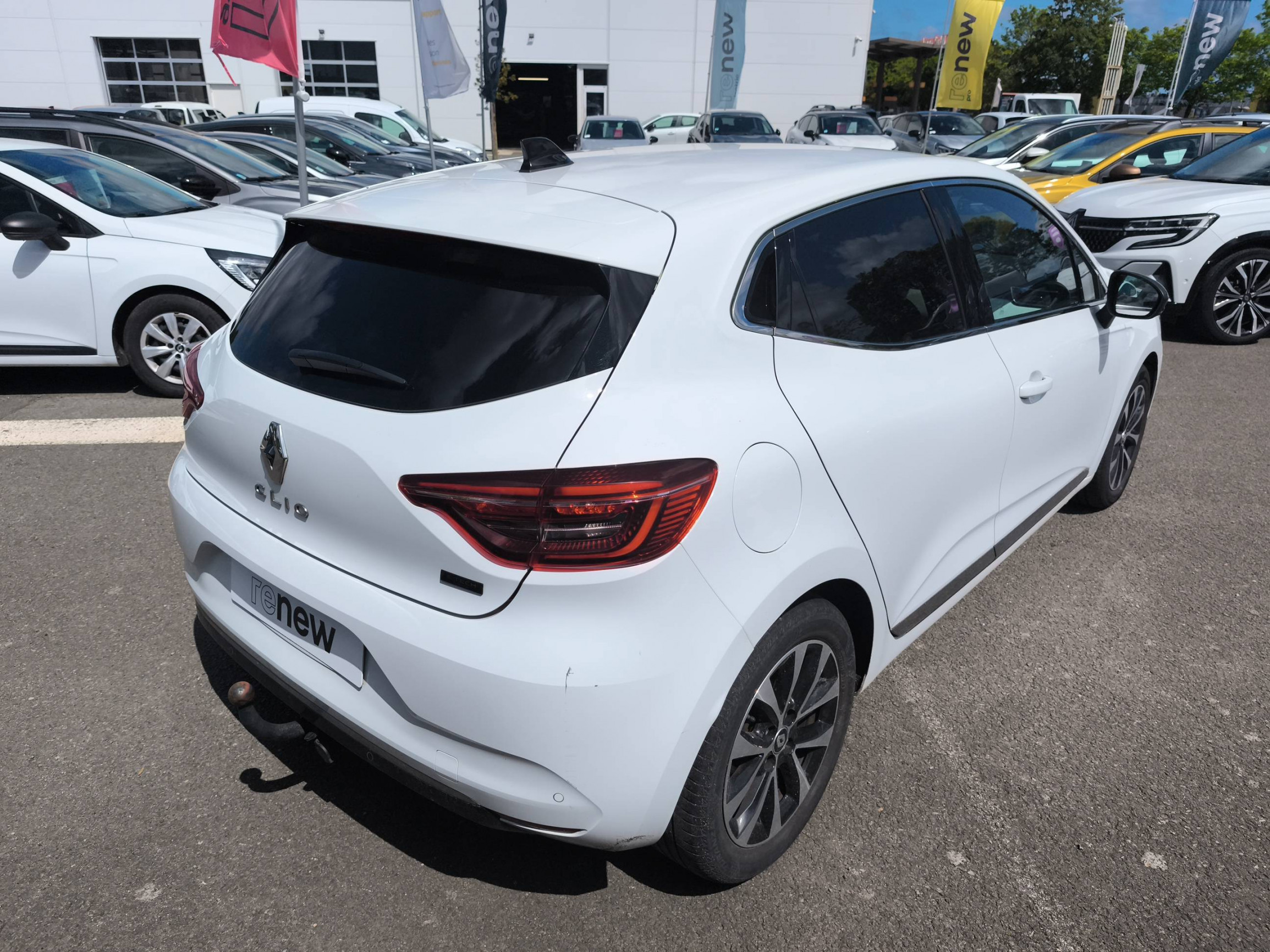 Vente en ligne Renault Clio 5 Clio E-Tech full hybrid 145 au prix de 16 290 €