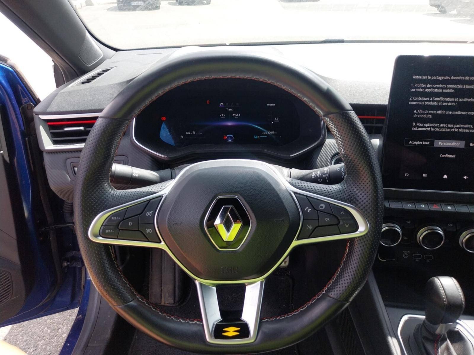 Vente en ligne Renault Clio 5 Clio E-Tech 140 - 21N au prix de 18 990 €