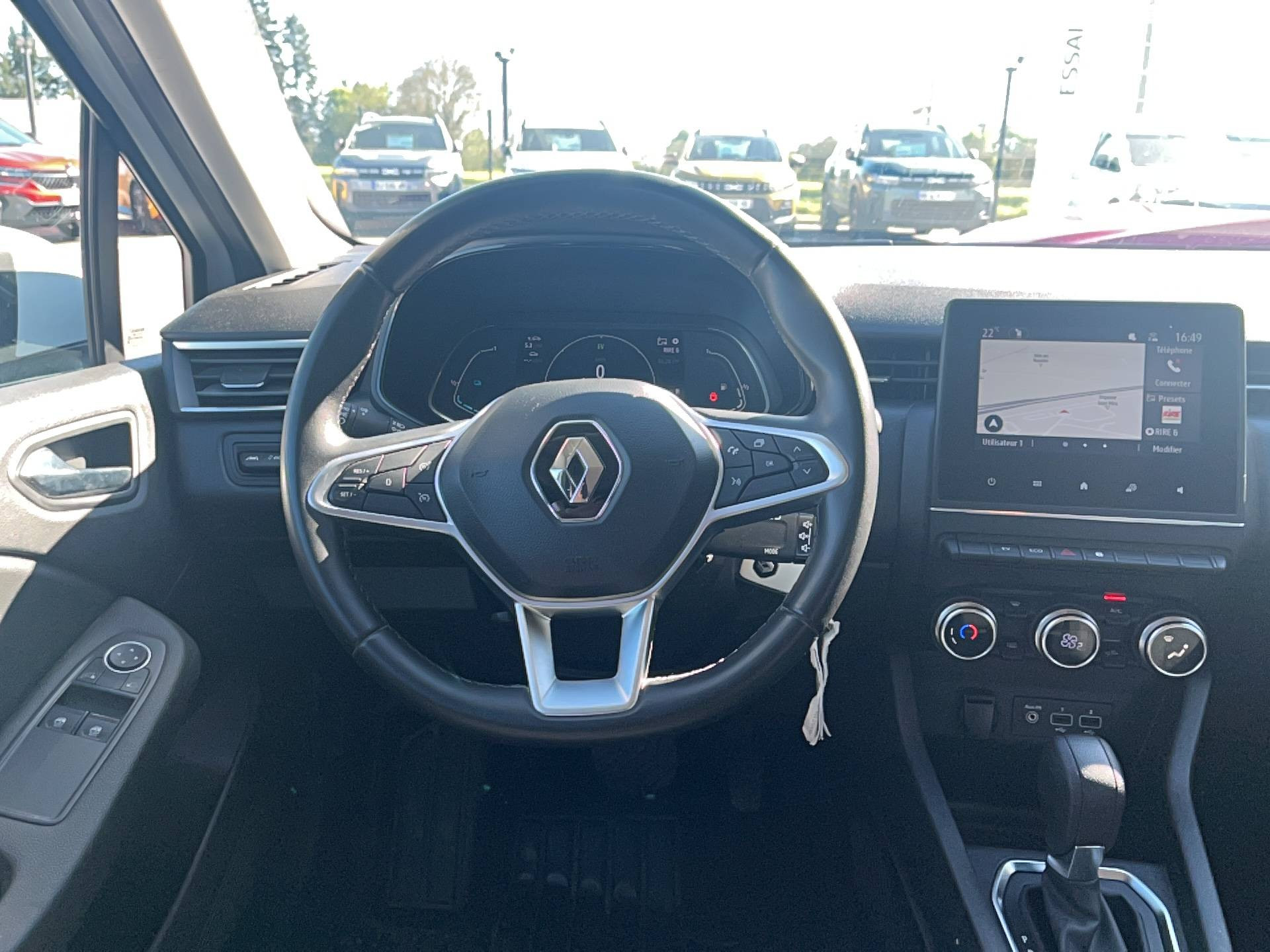 Vente en ligne Renault Clio 5 Clio E-Tech 140 - 21N au prix de 15 491 €