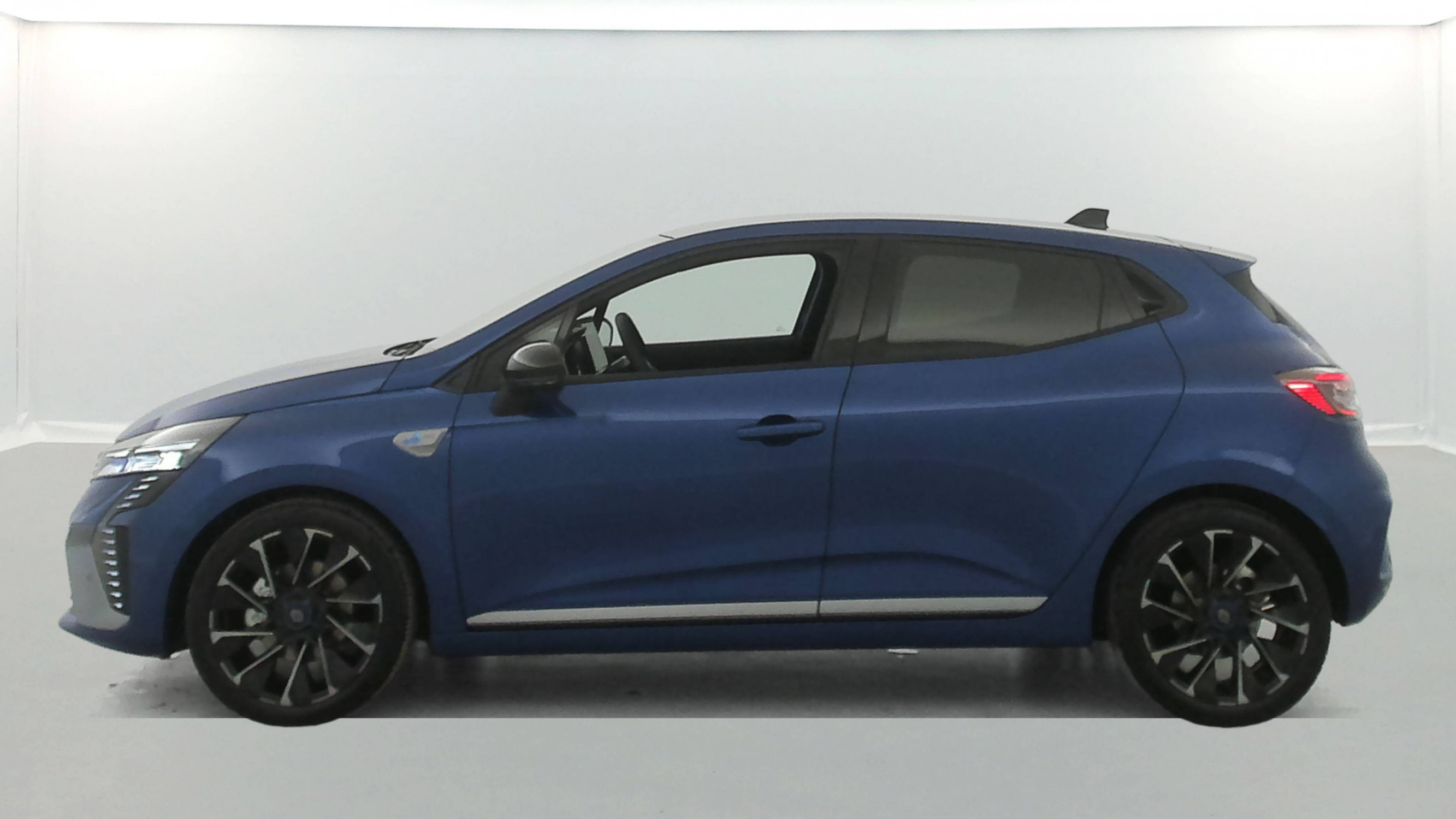 Vente en ligne Renault Clio 5 Clio E-Tech full hybrid 145 au prix de 21 990 €