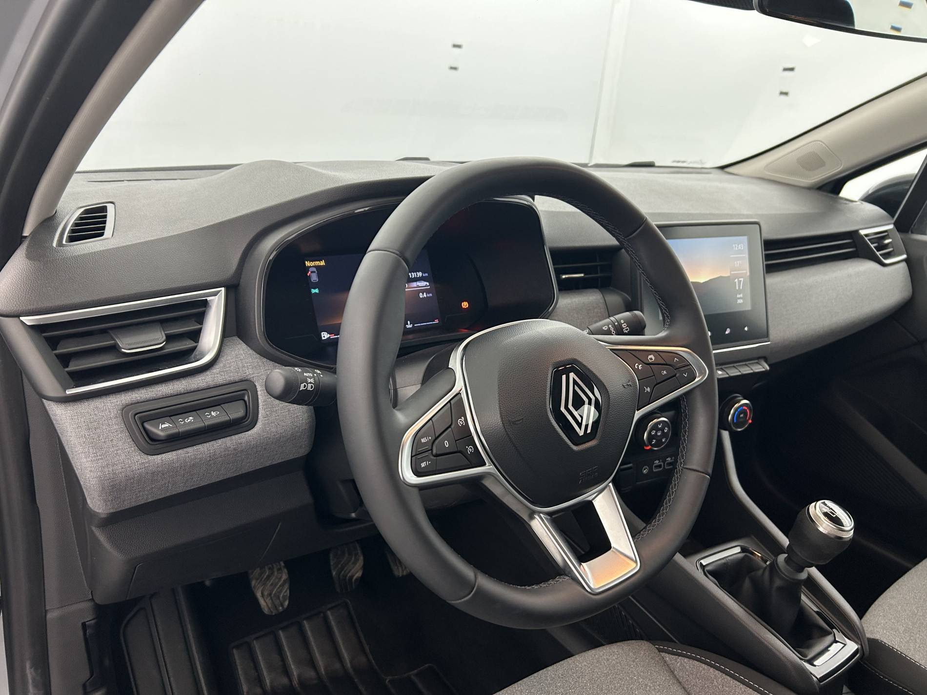 Vente en ligne Renault Clio 5 Clio TCe 90 au prix de 15 790 €