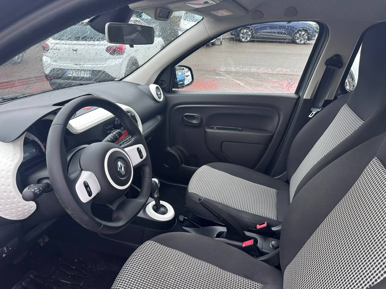 Vente en ligne Renault Twingo Electrique Twingo III E-Tech au prix de 10 890 €