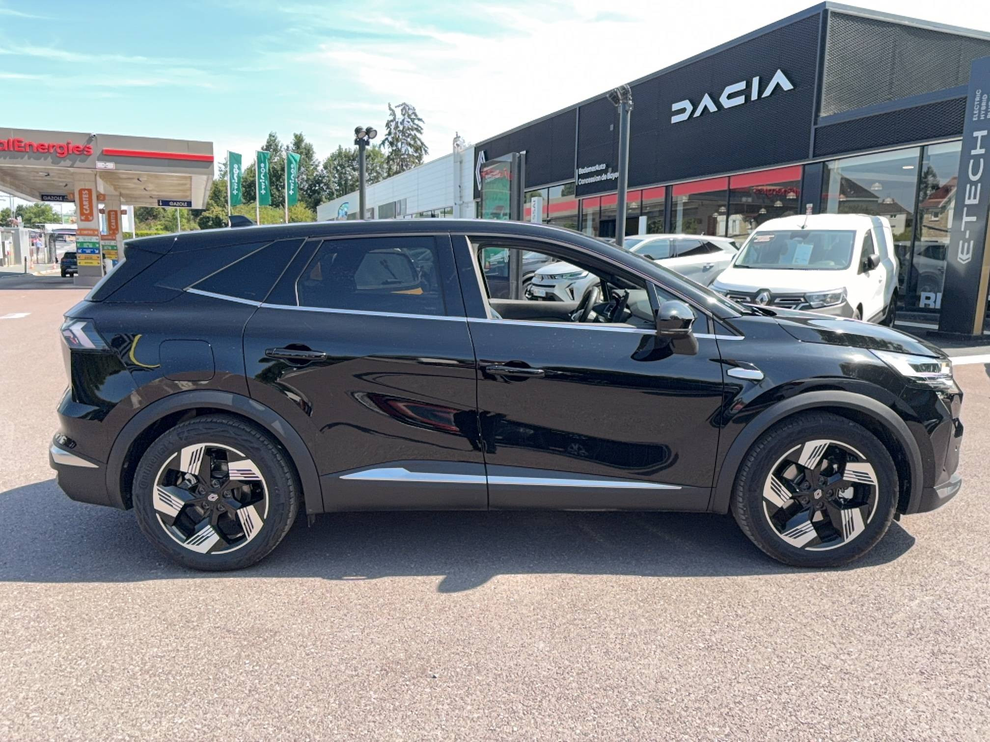 Vente en ligne Renault Symbioz  E-Tech full hybrid 145 au prix de 26 590 €
