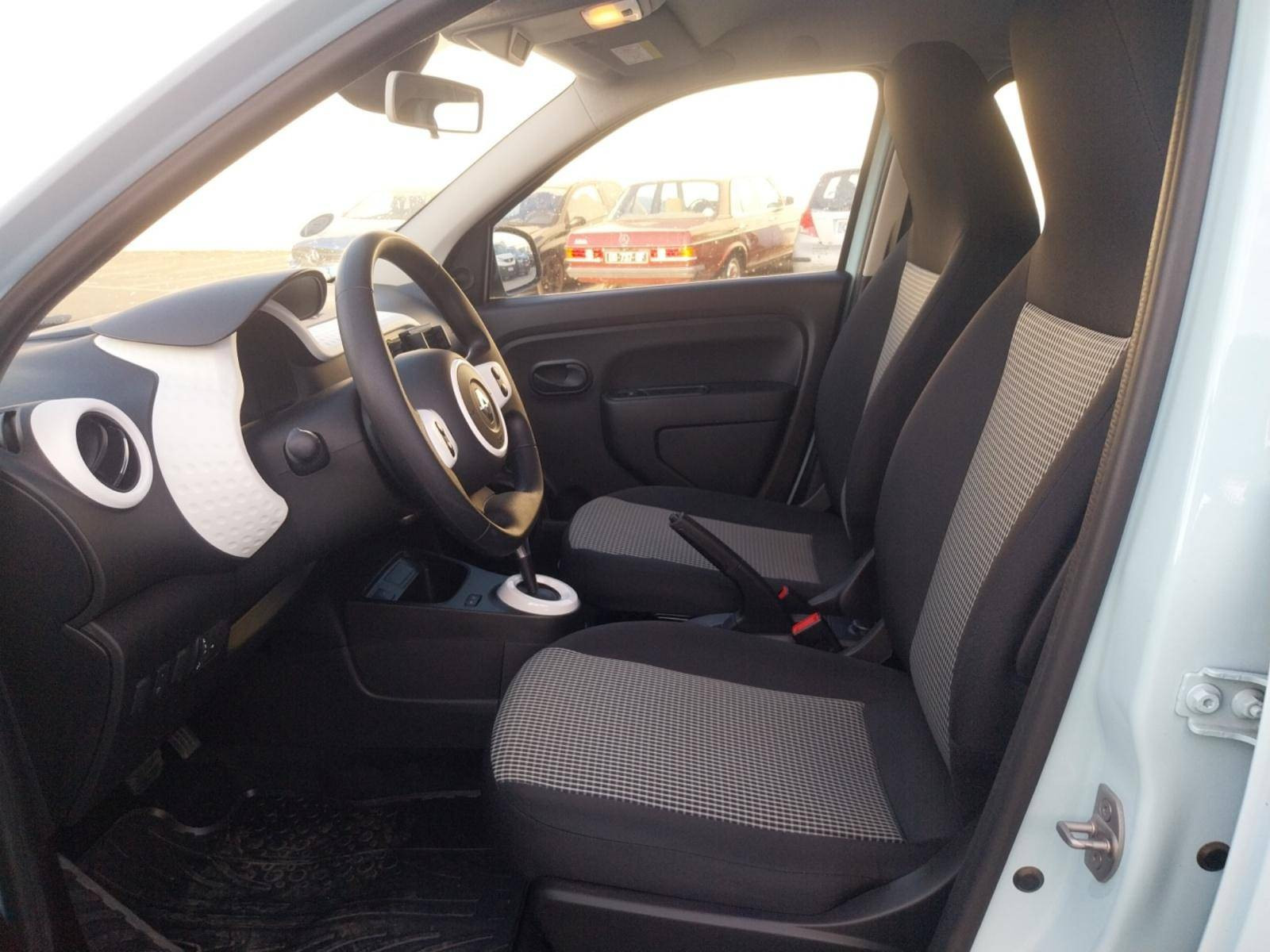 Vente en ligne Renault Twingo Electrique Twingo III E-Tech au prix de 13 990 €