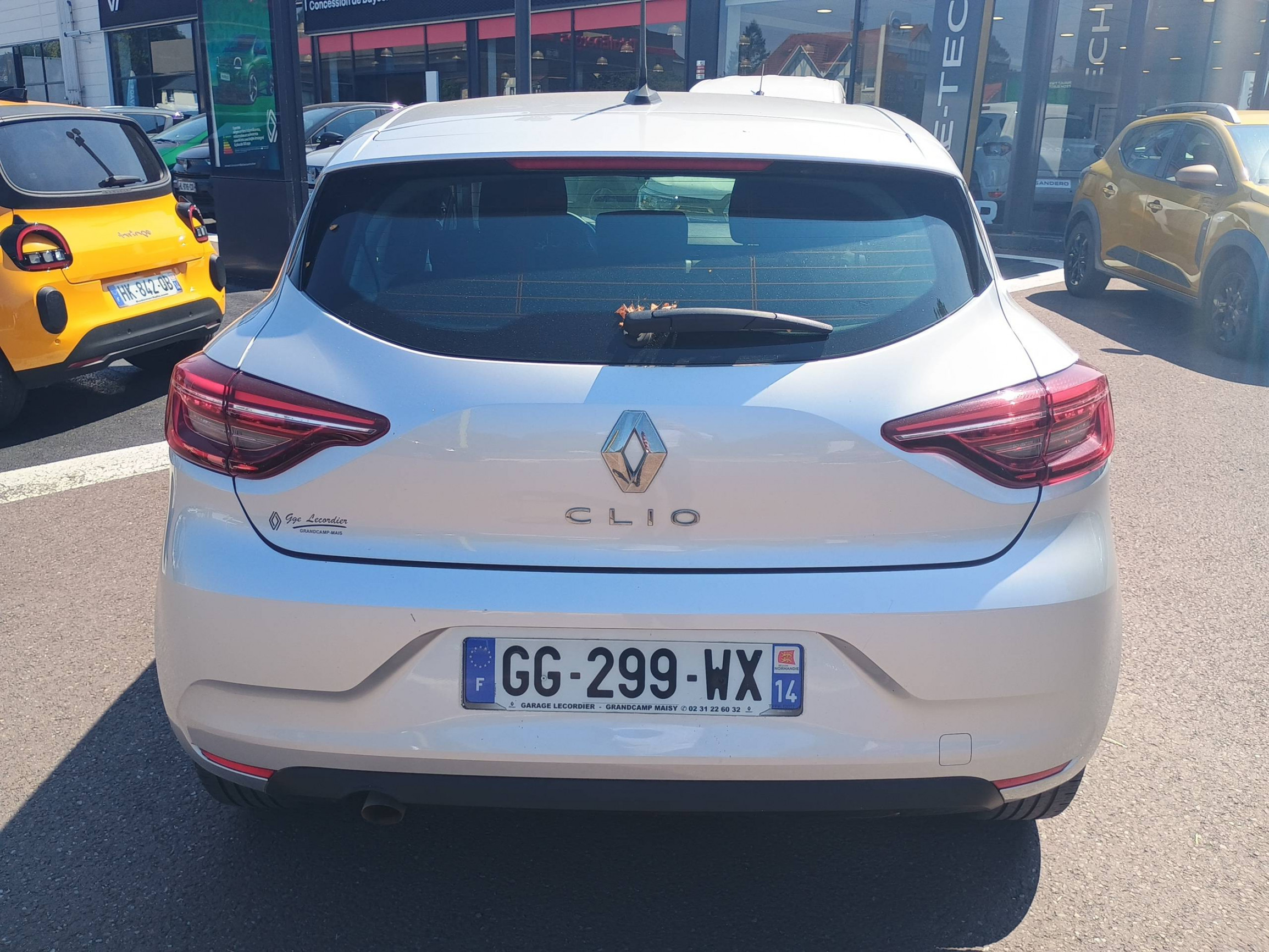 Vente en ligne Renault Clio 5 Clio SCe 65 - 21N au prix de 11 590 €