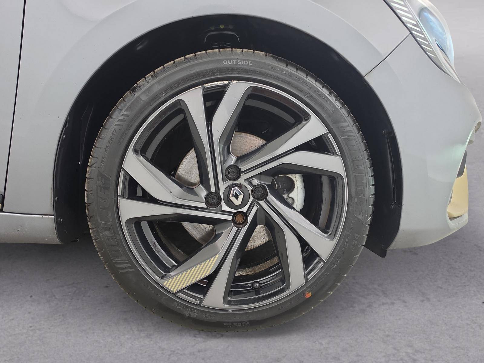 Vente en ligne Renault Clio 5 Clio E-Tech full hybrid 145 au prix de 18 890 €
