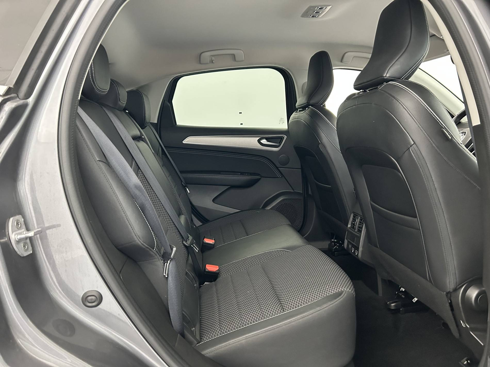 Vente en ligne Renault Arkana  mild hybrid 140 EDC FAP - 22 au prix de 19 790 €