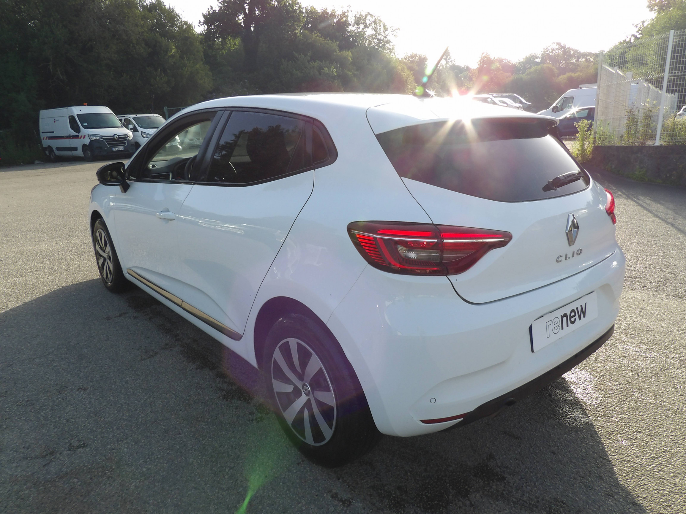 Vente en ligne Renault Clio 5 Clio TCe 90 au prix de 13 899 €