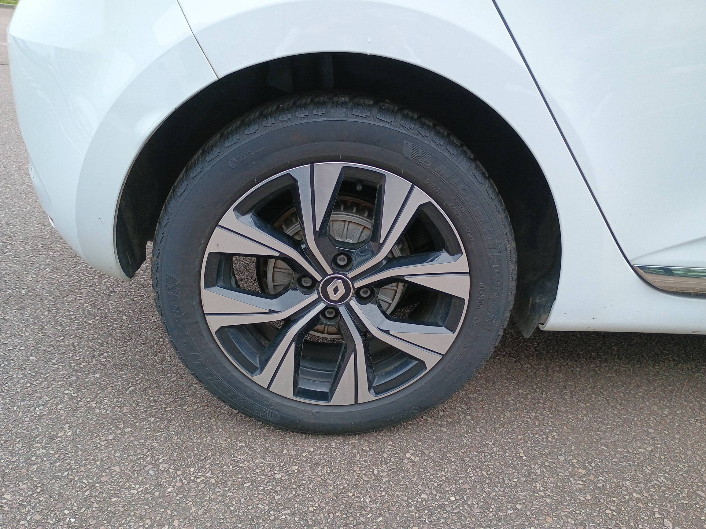 Vente en ligne Renault Clio 5 Clio Blue dCi 100 au prix de 13 991 €