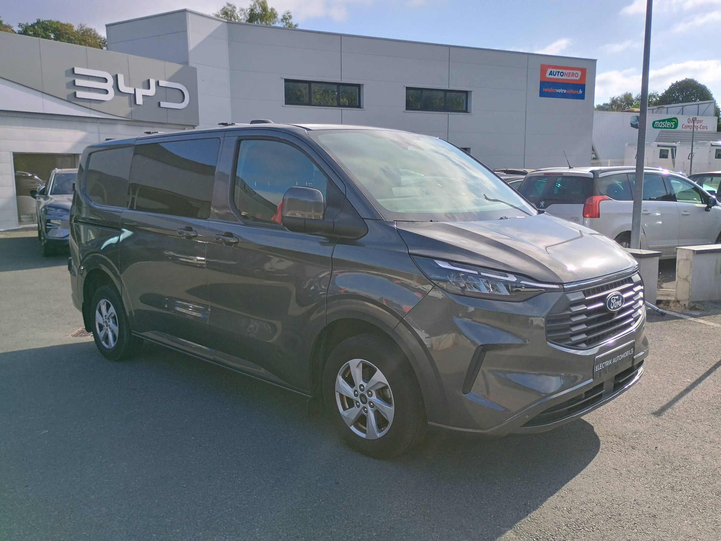 Vente en ligne Ford Transit Custom  300 L1H1 2.0 ECOBLUE 136 CH BVA8 au prix de 36 490 €