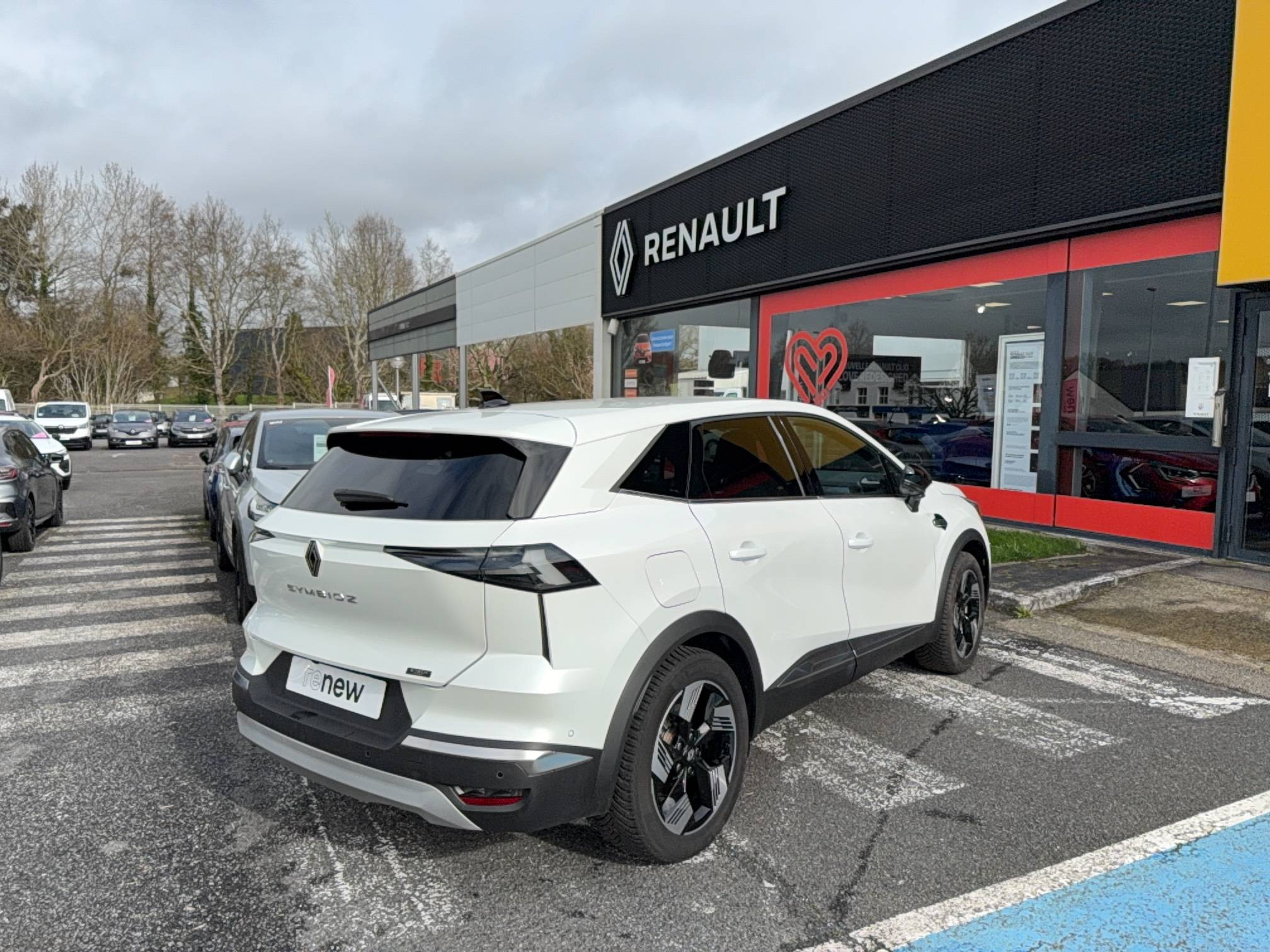 Vente en ligne Renault Symbioz  E-Tech full hybrid 145 au prix de 30 990 €