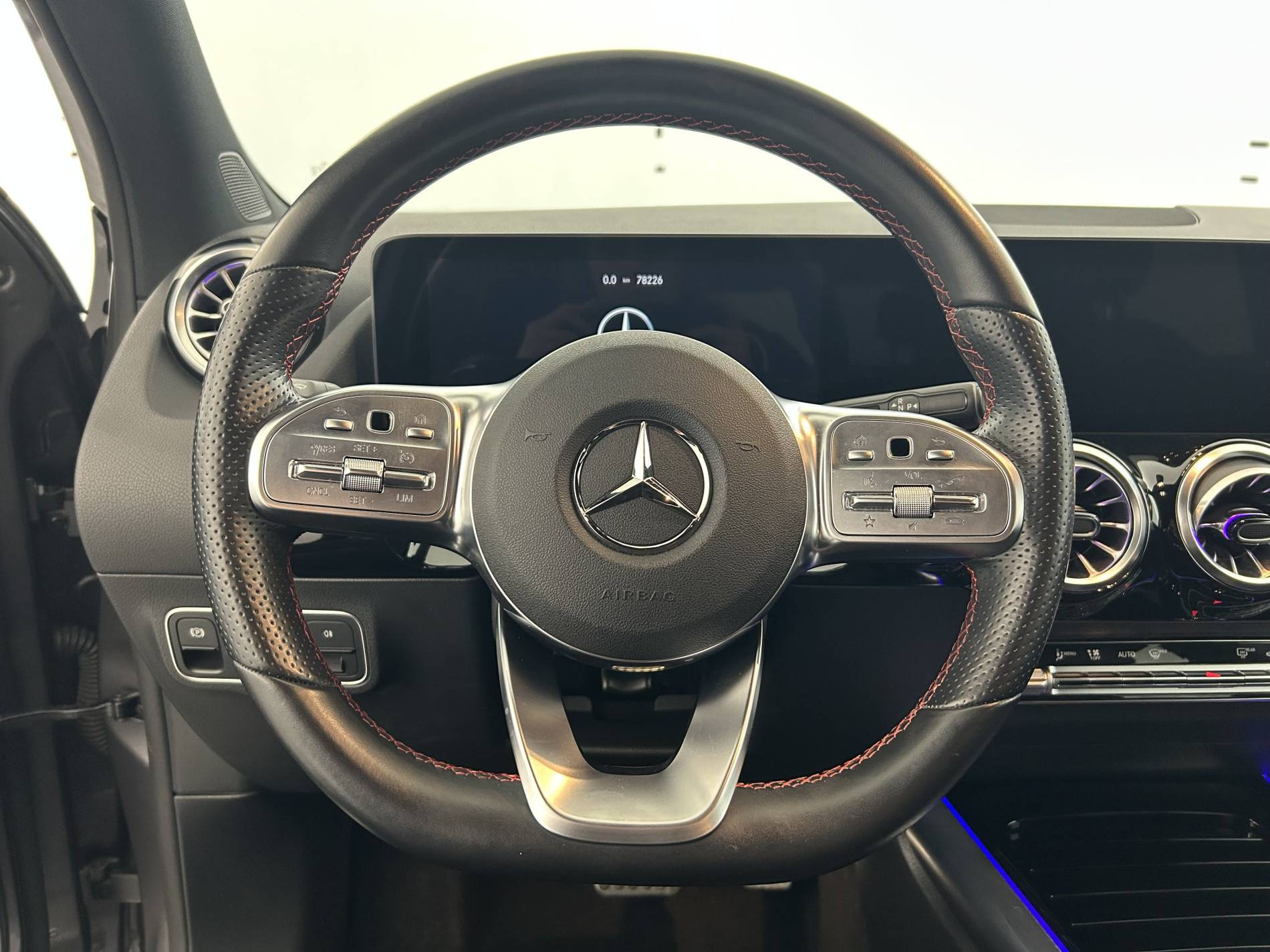 Vente en ligne Mercedes GLA  200 7G-DCT au prix de 31 890 €