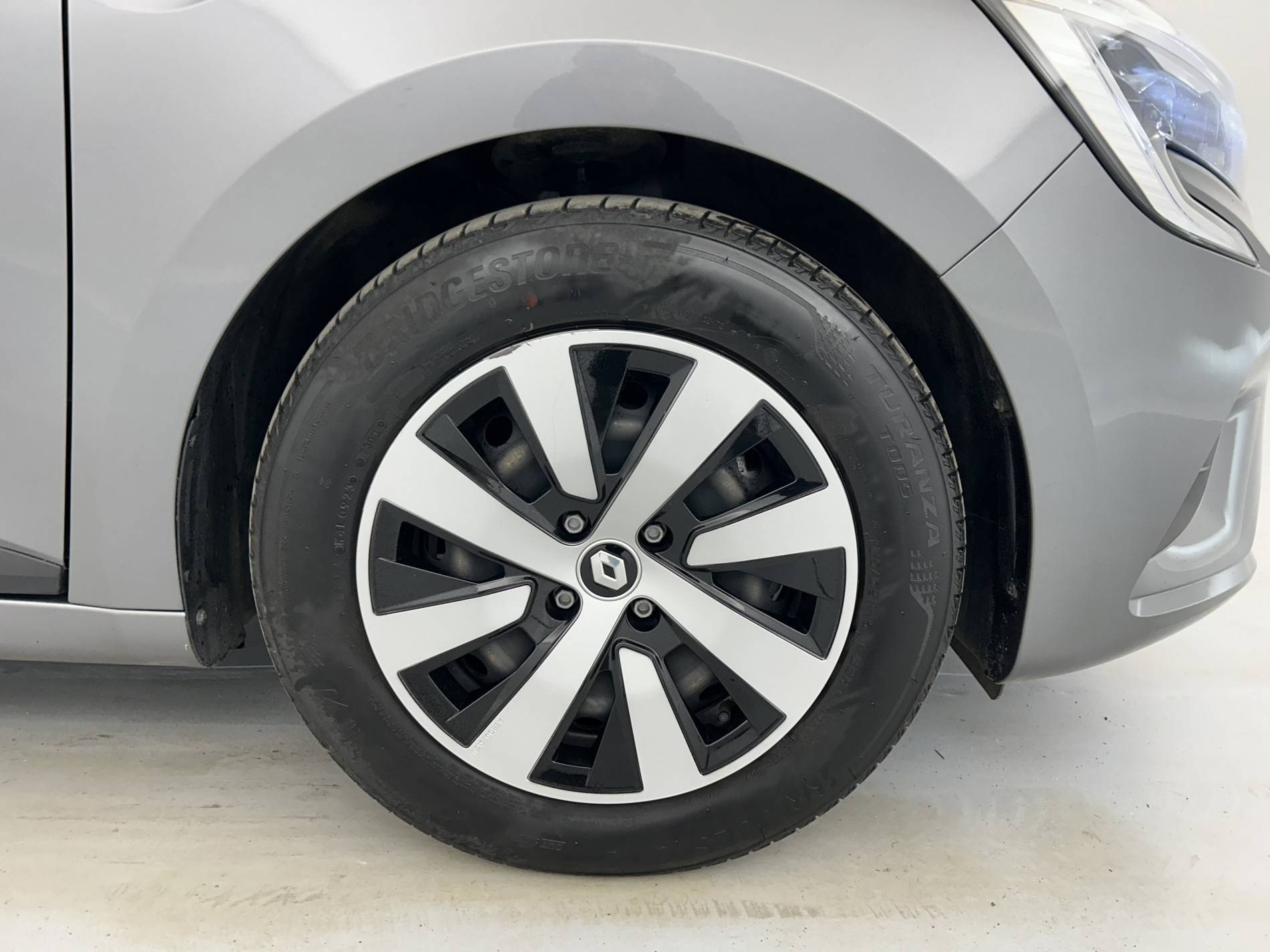 Vente en ligne Renault Clio 5 Clio TCe 90 au prix de 14 500 €