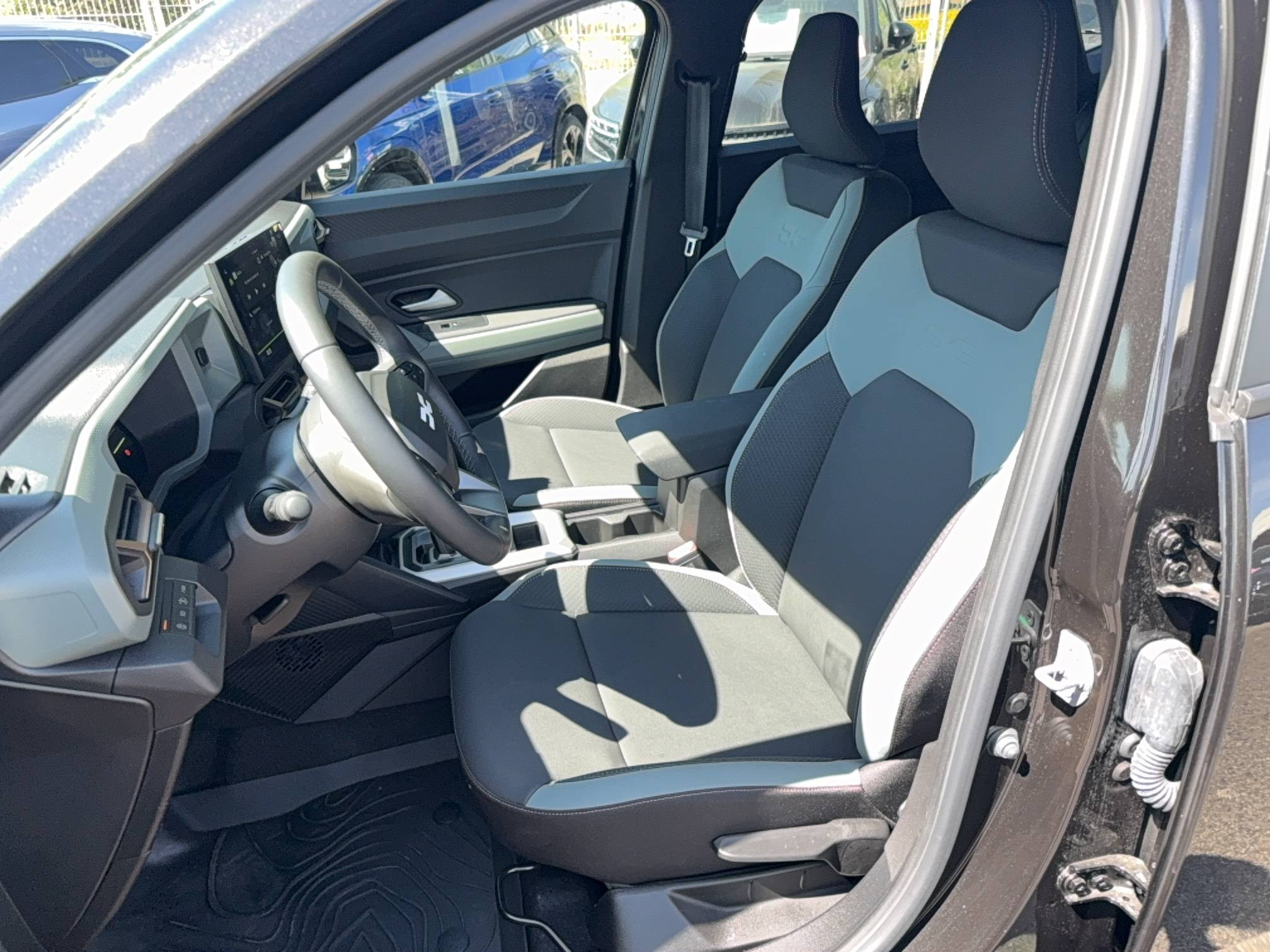 Vente en ligne Dacia Duster  Hybrid 140 au prix de 26 990 €