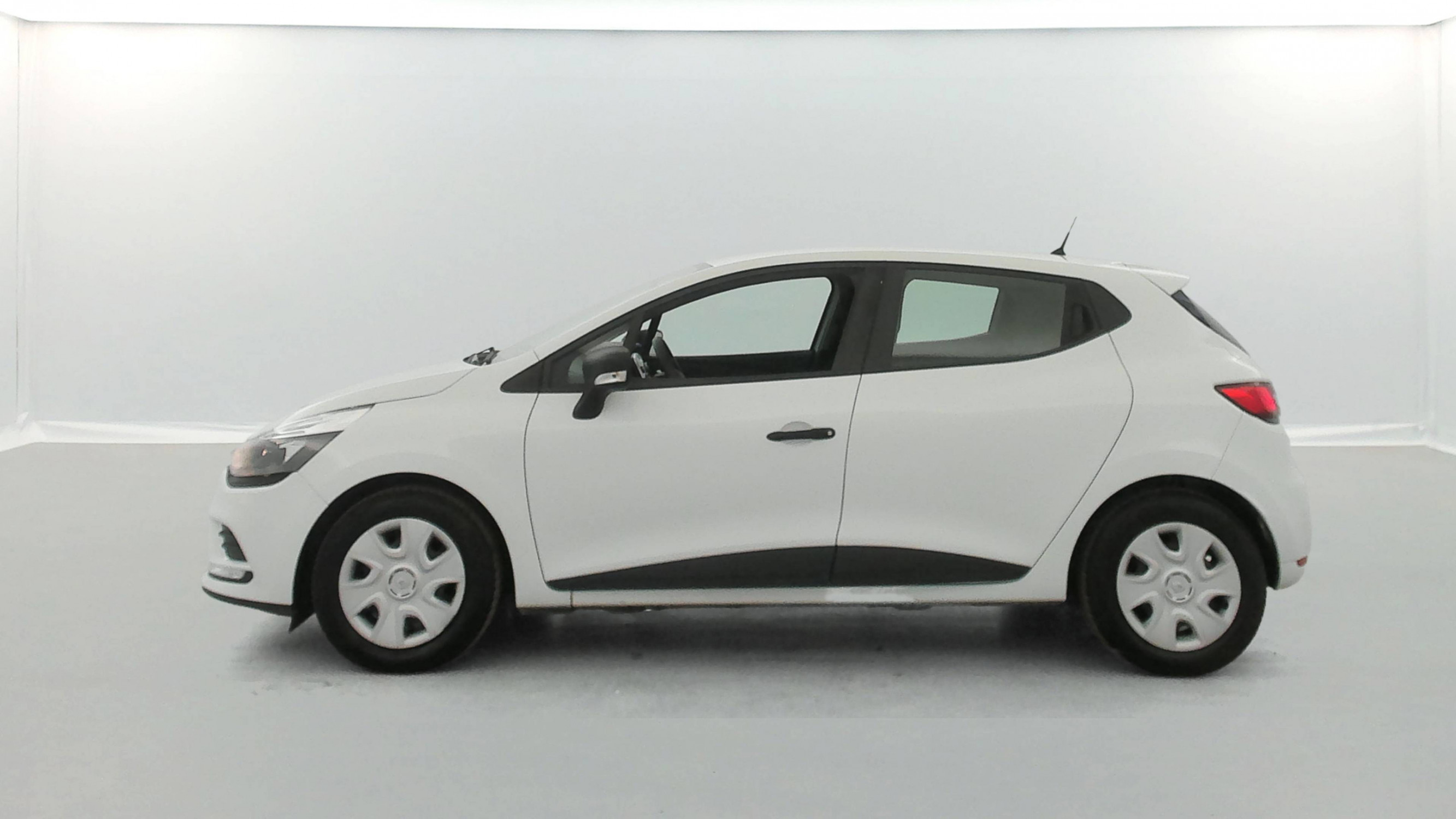 Vente en ligne Renault Clio 4 CLIO SOCIETE DCI 75 ENERGY au prix de 7 790 €