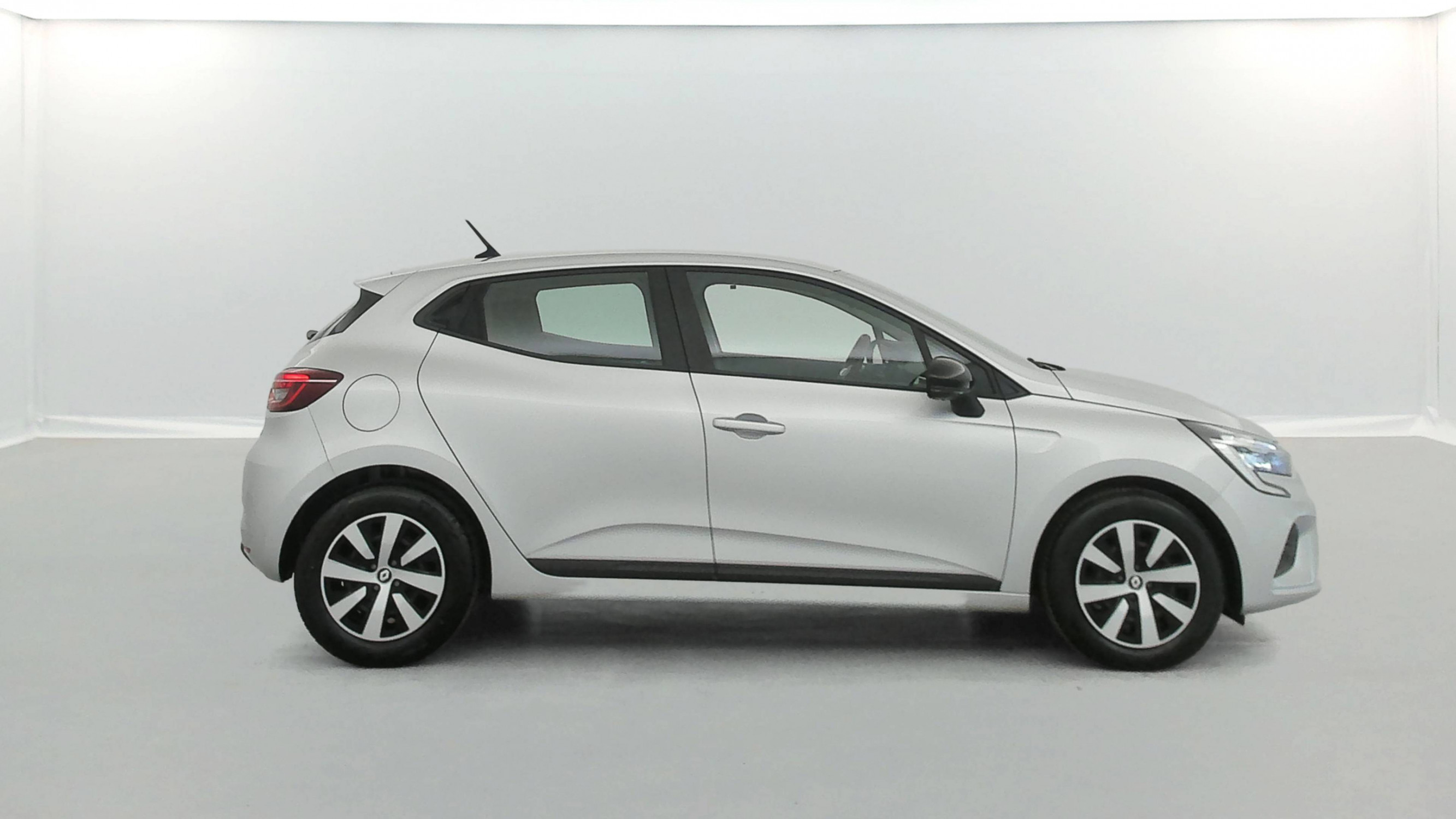 Vente en ligne Renault Clio 5 Clio TCe 90 au prix de 14 290 €