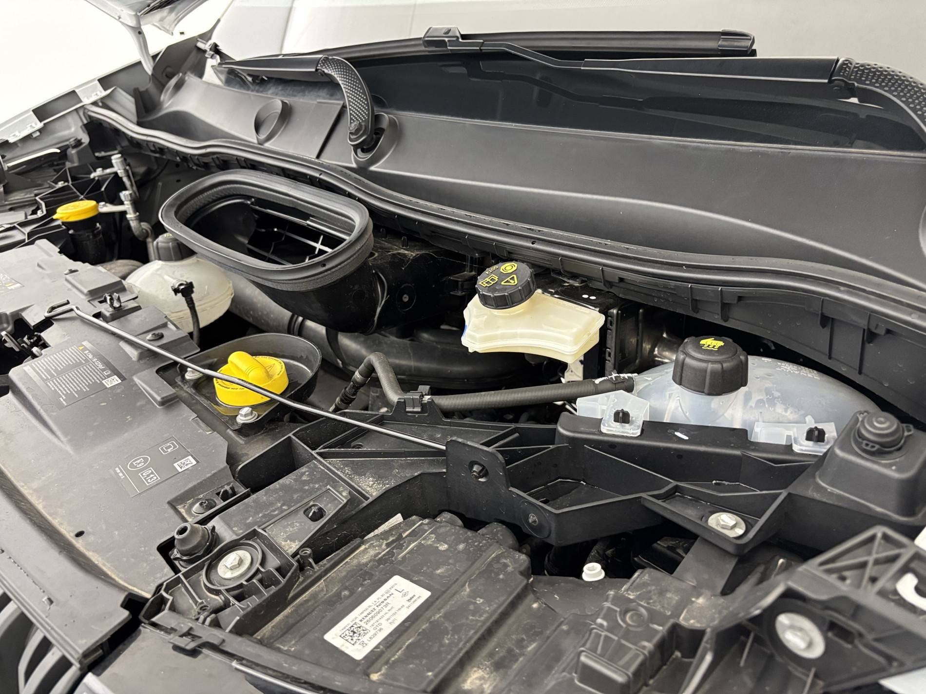 Vente en ligne Renault Master Fourgon MASTER FG BLUE DCI 130 L2H2 3T5 TR au prix de 29 900 €