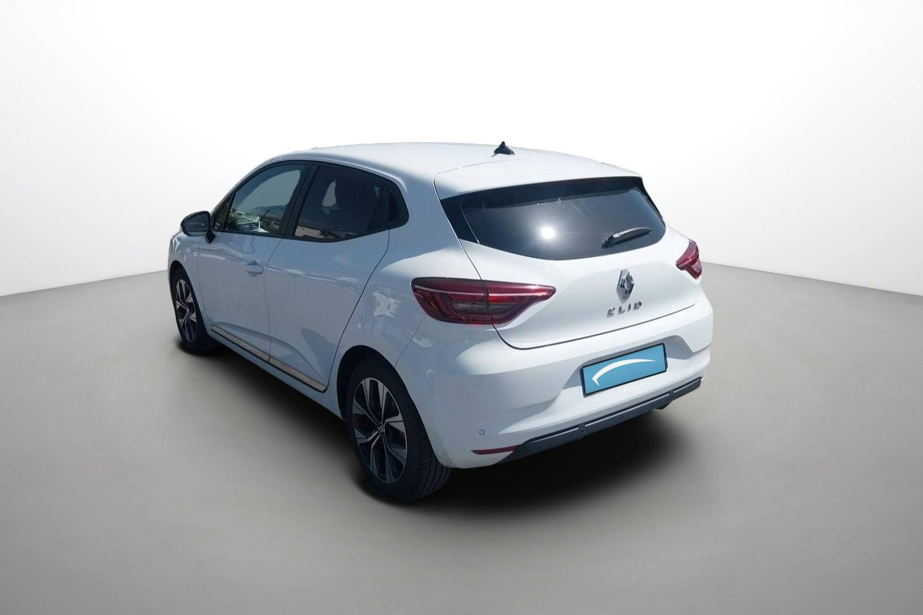 Vente en ligne Renault Clio 5 Clio E-Tech full hybrid 145 au prix de 15 990 €