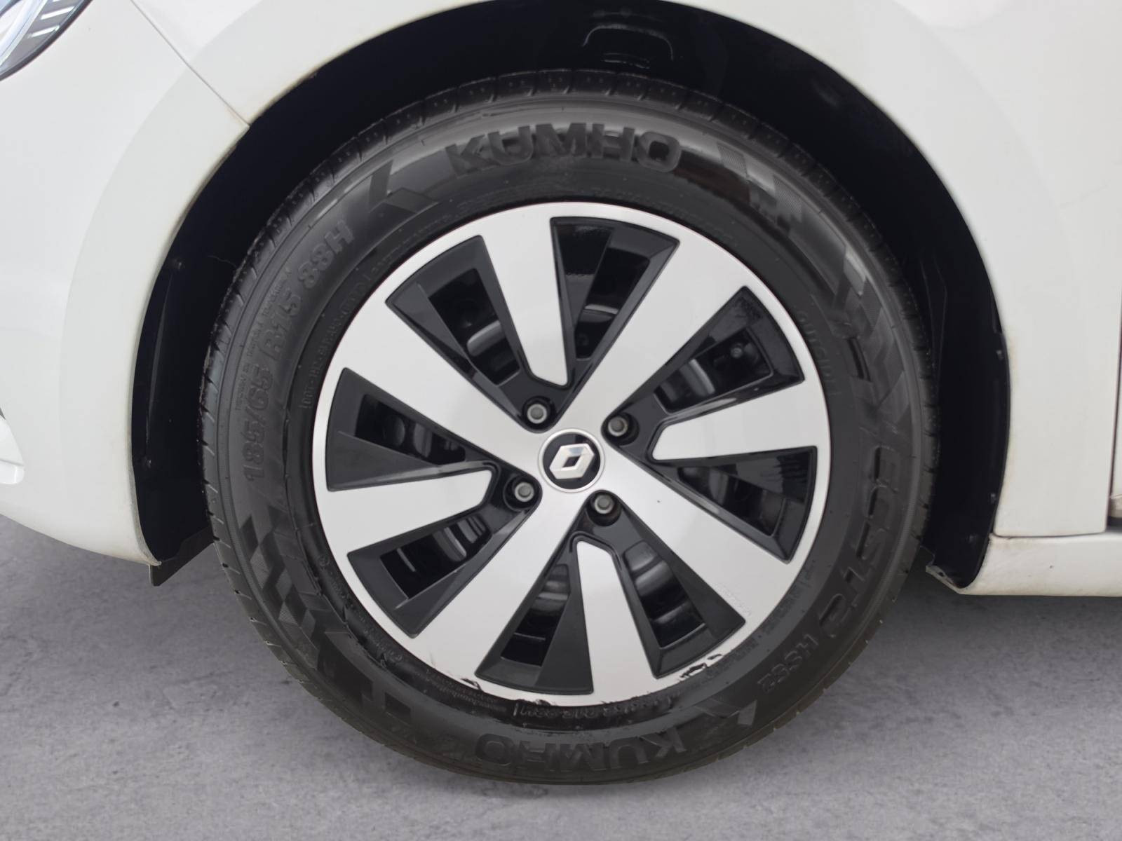 Vente en ligne Renault Clio 5 Clio TCe 90 au prix de 14 990 €