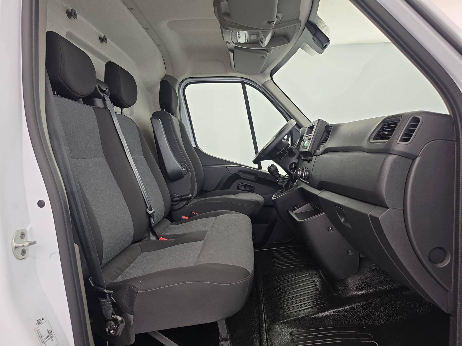Vente en ligne Renault Master Fourgon MASTER FGN TRAC F3500 L3H3 BLUE DCI 135 au prix de 28 490 €