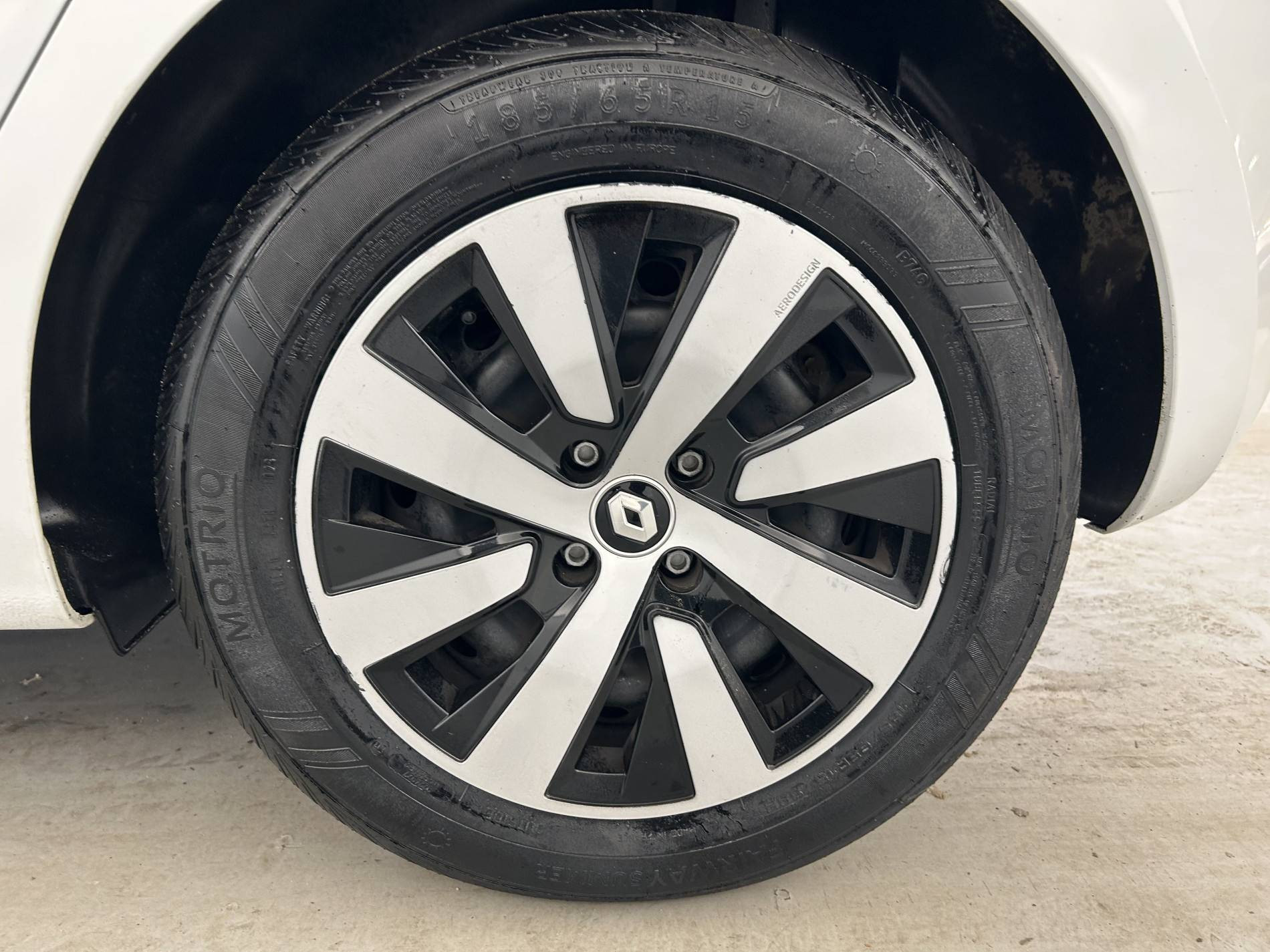 Vente en ligne Renault Clio 5 Clio TCe 90 au prix de 13 890 €