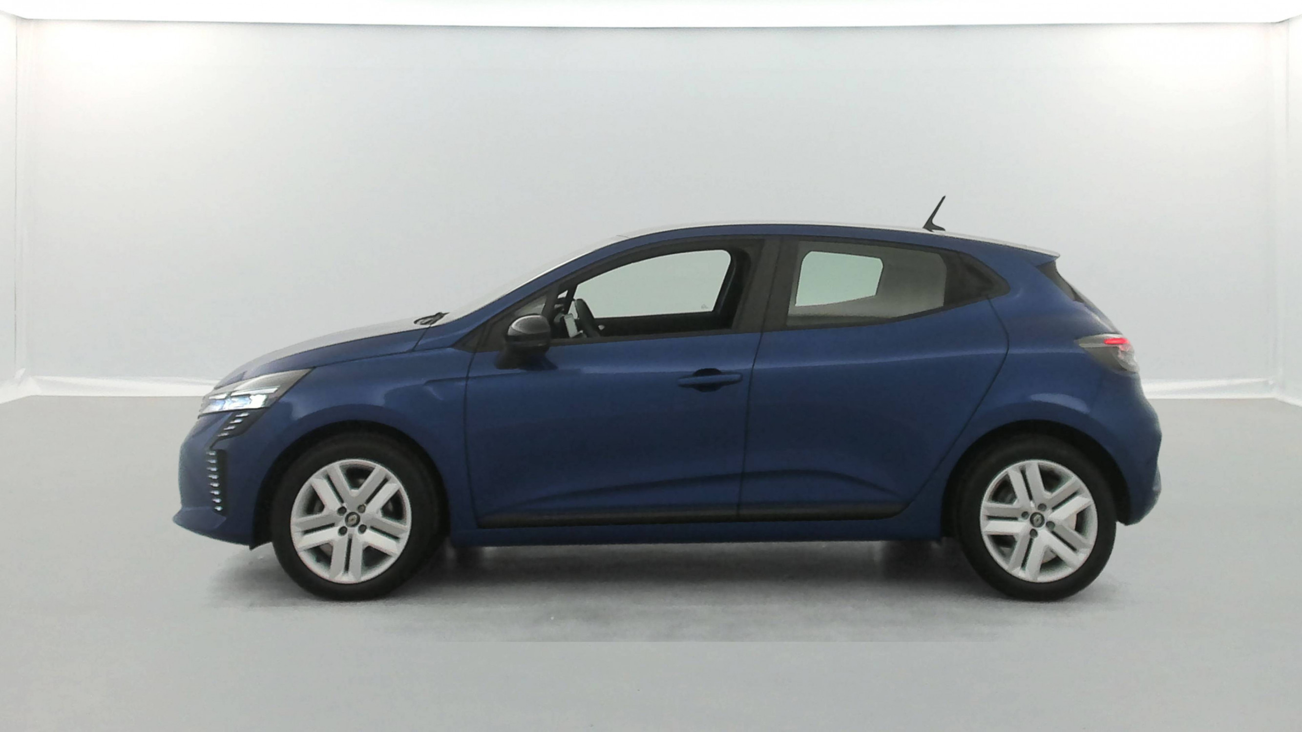 Vente en ligne Renault Clio 5 Clio dCi 100 au prix de 15 490 €
