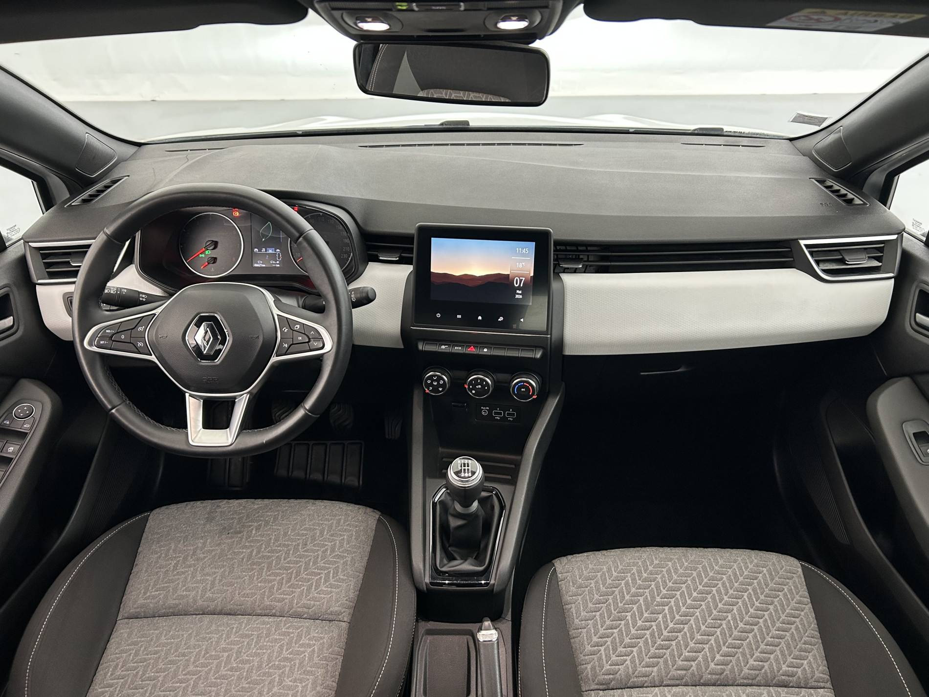 Vente en ligne Renault Clio 5 Clio TCe 90 - 21N au prix de 13 790 €