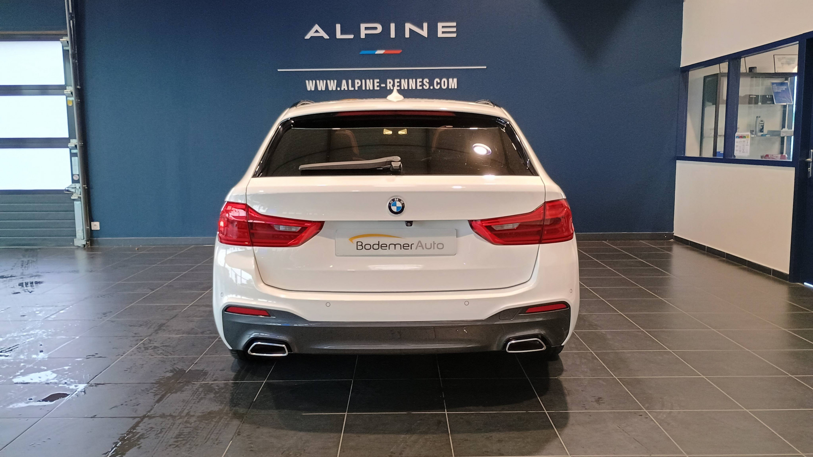 Vente en ligne Bmw Série 5 Touring 520d 190 ch BVA8 au prix de 32 990 €