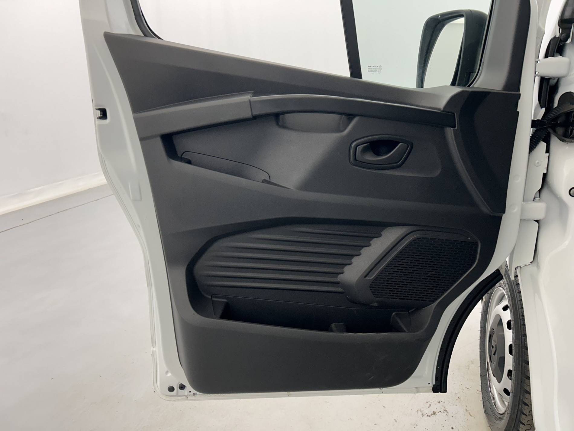 Vente en ligne Renault Trafic 3 Fourgon TRAFIC FGN L1H1 2800 KG BLUE DCI 110 au prix de 20 790 €
