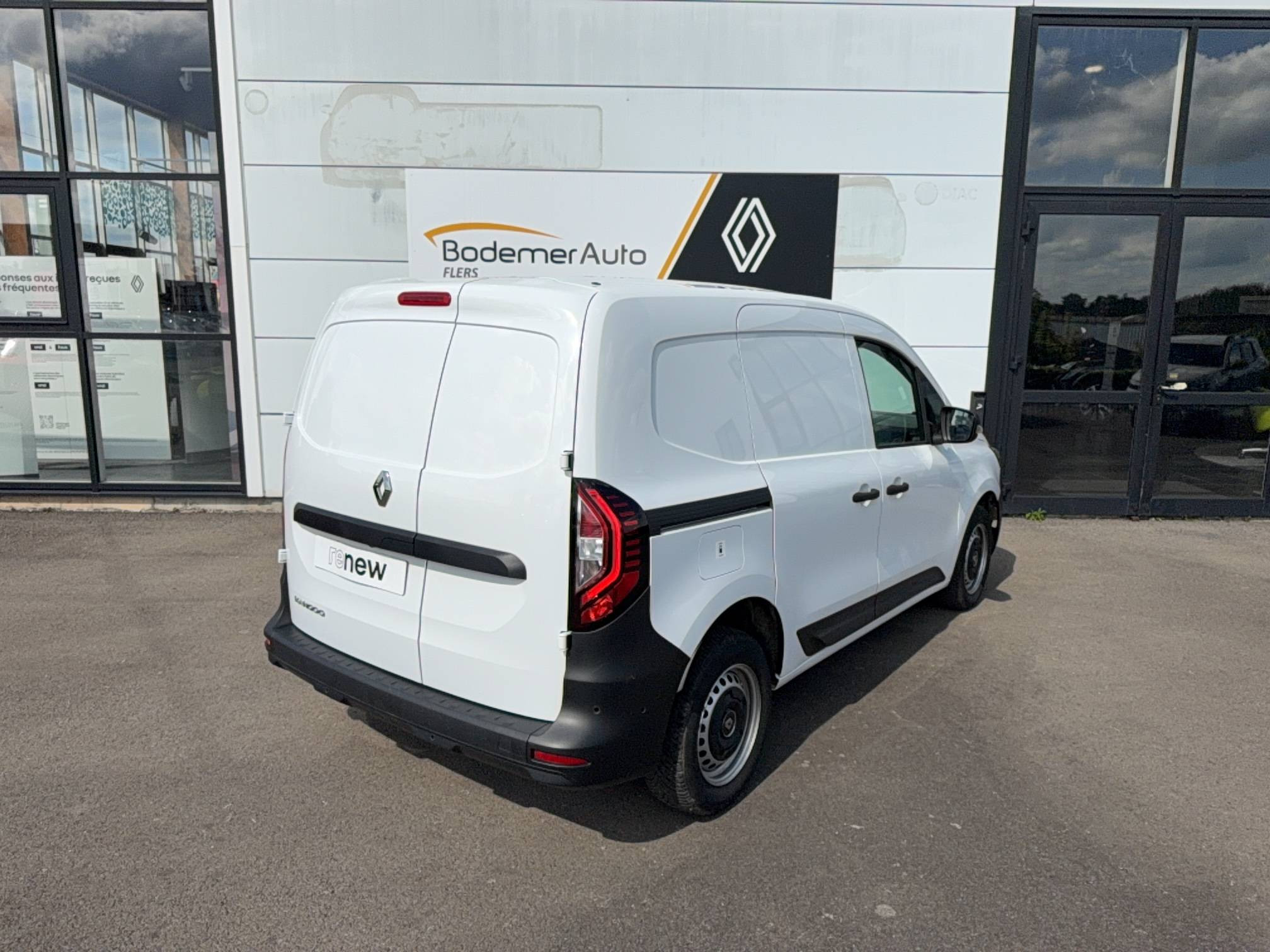Vente en ligne Renault Kangoo Van  BLUE DCI 95 au prix de 18 900 €