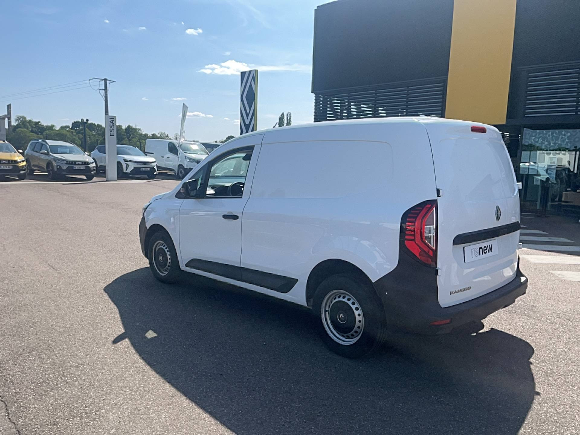 Vente en ligne Renault Kangoo Van  BLUE DCI 95 EDC au prix de 17 991 €