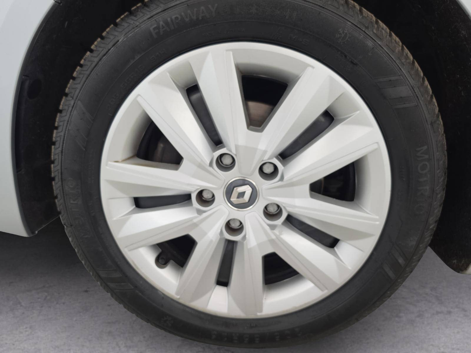 Vente en ligne Renault Megane 4 Mégane IV Berline Blue dCi 115 au prix de 14 890 €