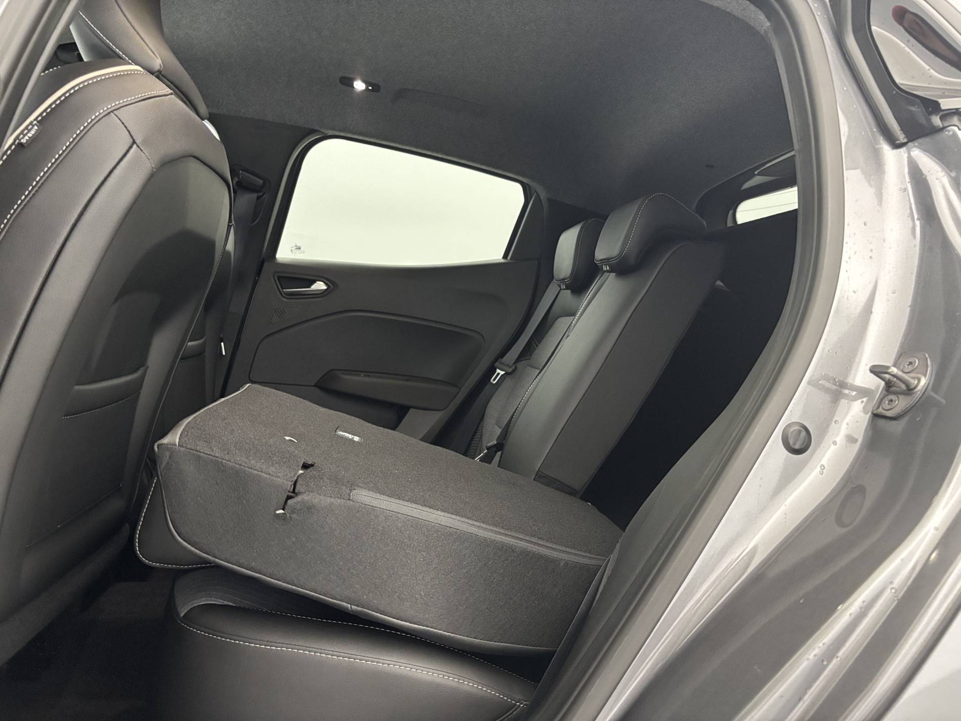 Vente en ligne Renault Clio 5 Clio E-Tech full hybrid 145 au prix de 19 990 €