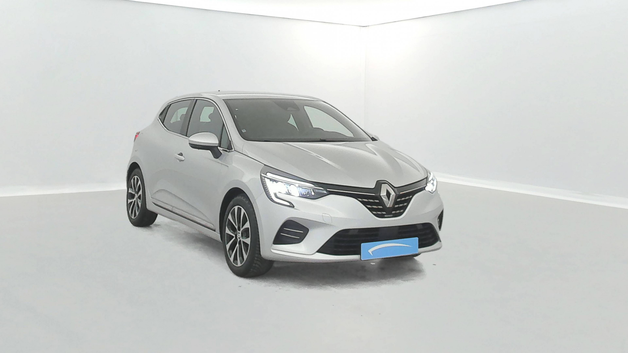 Vente en ligne Renault Clio 5 Clio E-Tech 140 - 21N au prix de 16 890 €